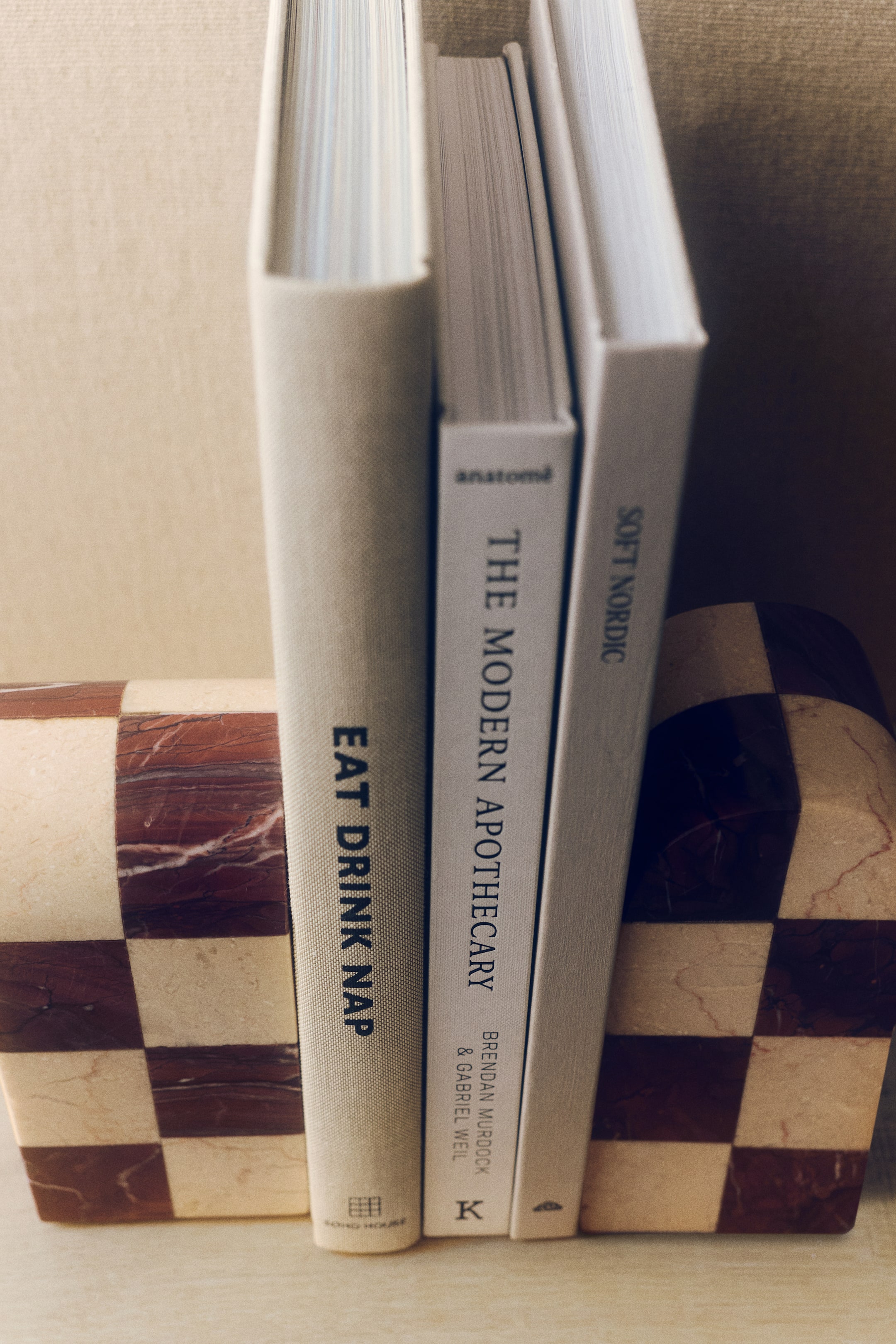 Visualizza l'immagine ingrandita: Fermalibri in marmo - Marrone ruggine/quadri - HOME | H&M CH 1