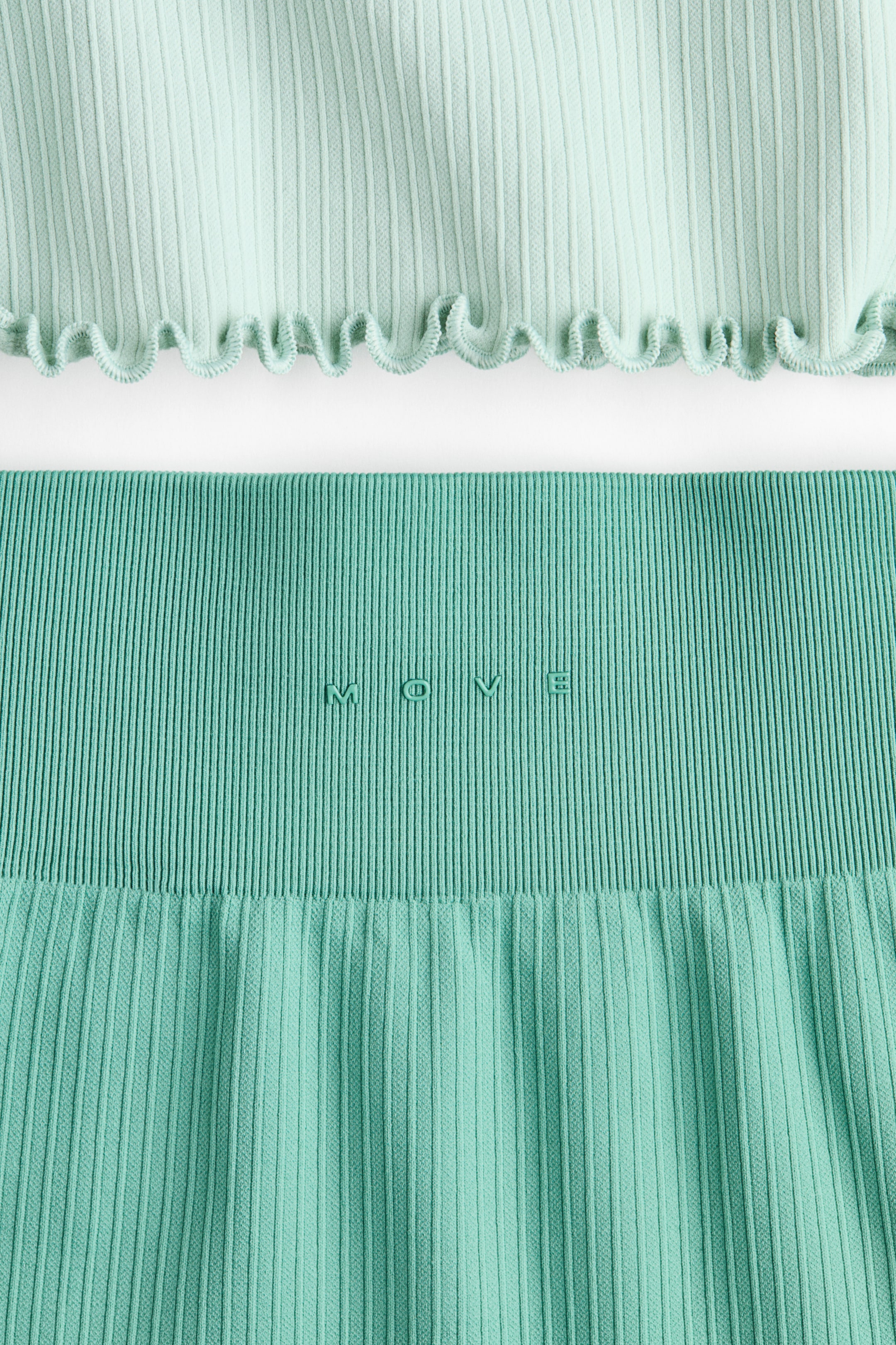 2-Piece Seamless Set with DryMove™