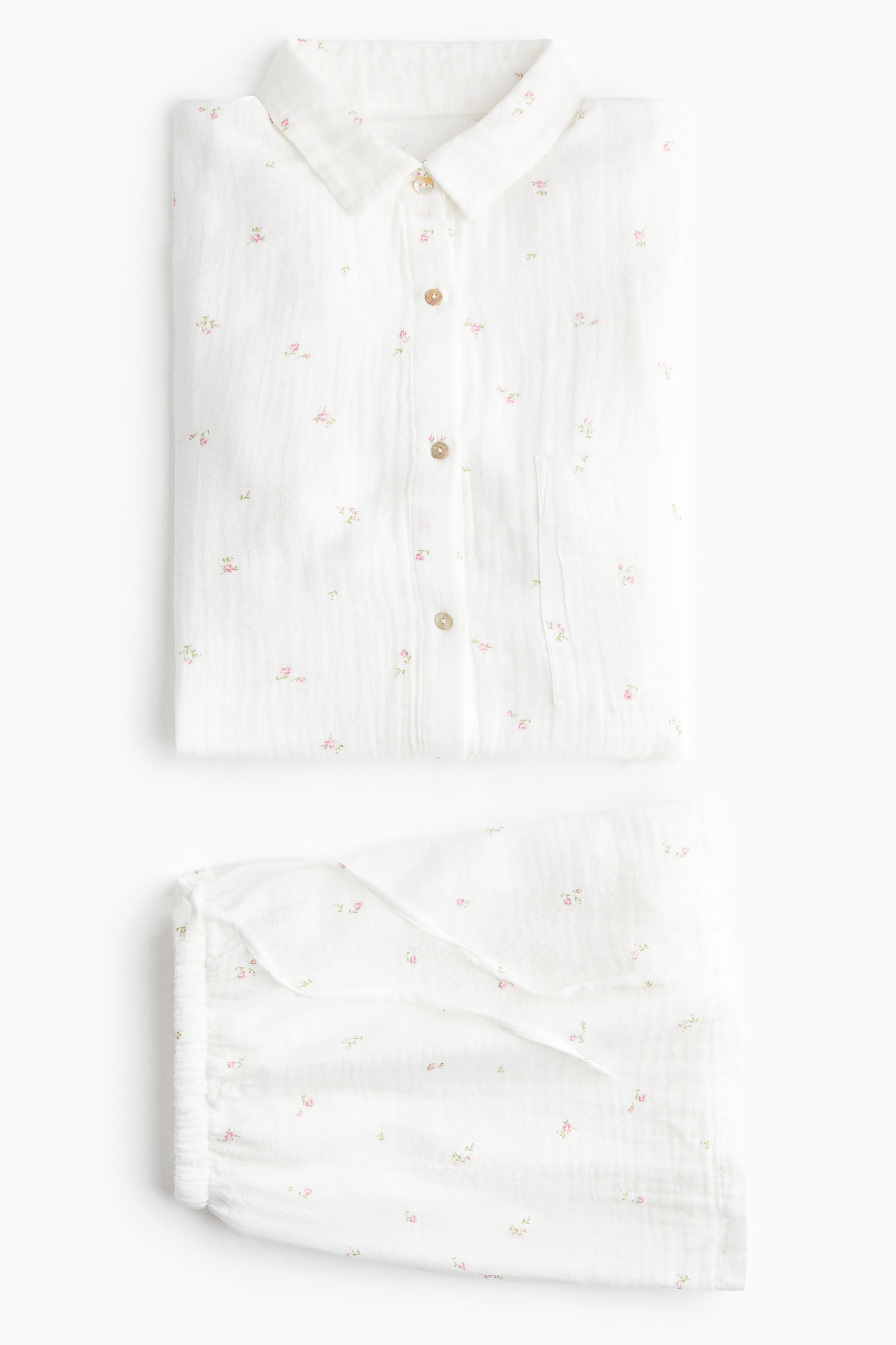 Pyjama shirt and shorts