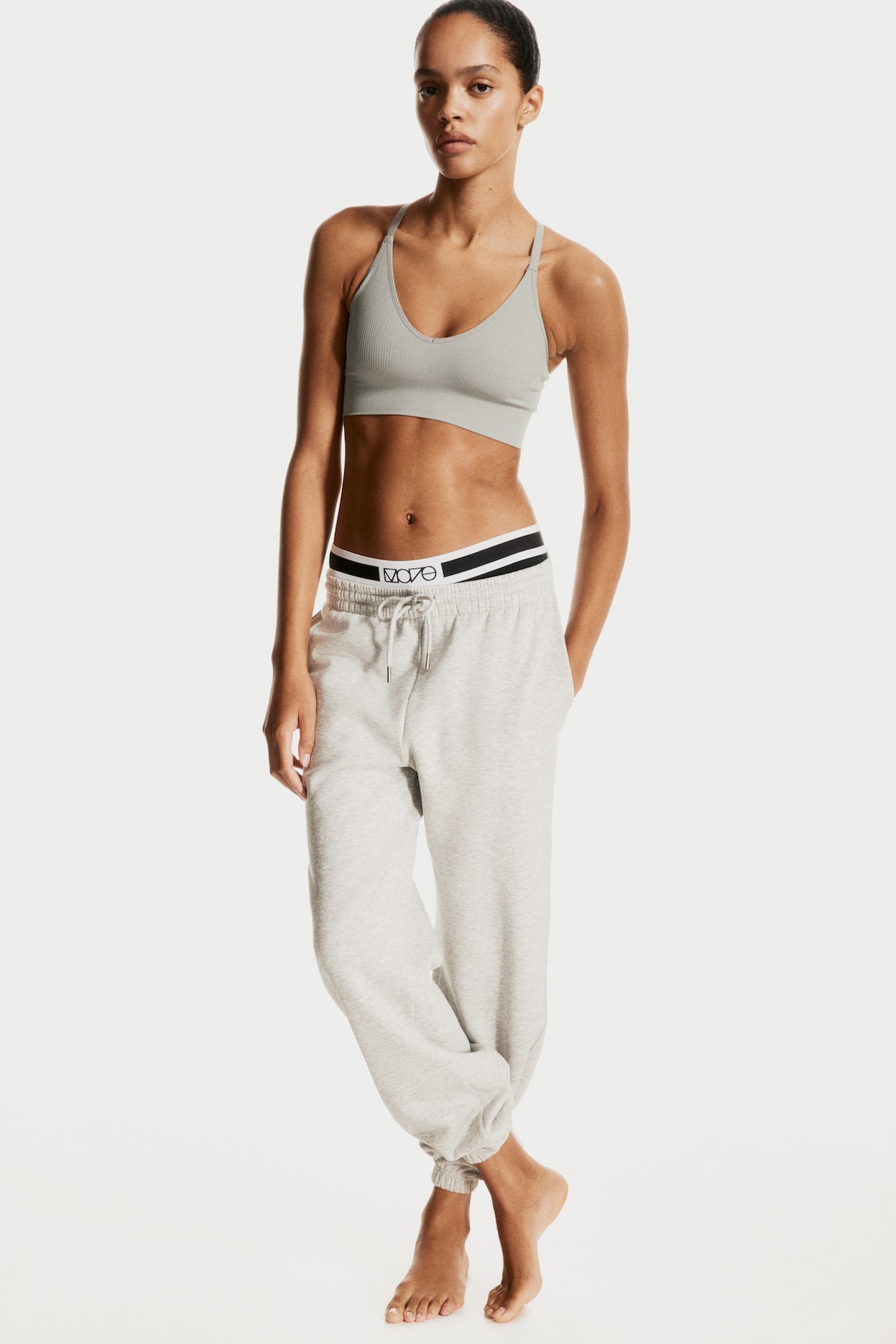Seamless Medium-Support Sports Bra with DryMove - image 3
