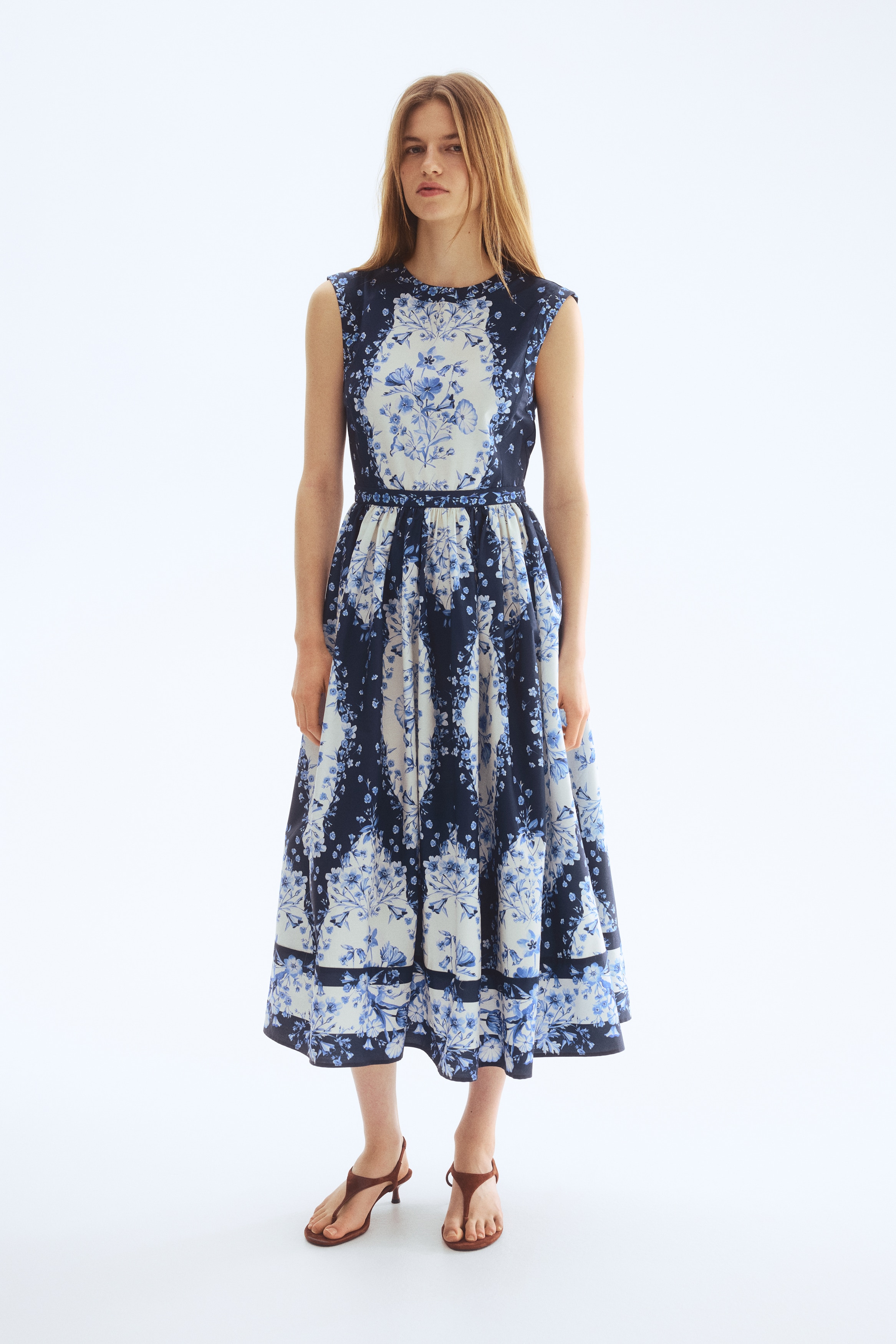 Abito in popeline con gonna svasata - Blu navy/blu fiori