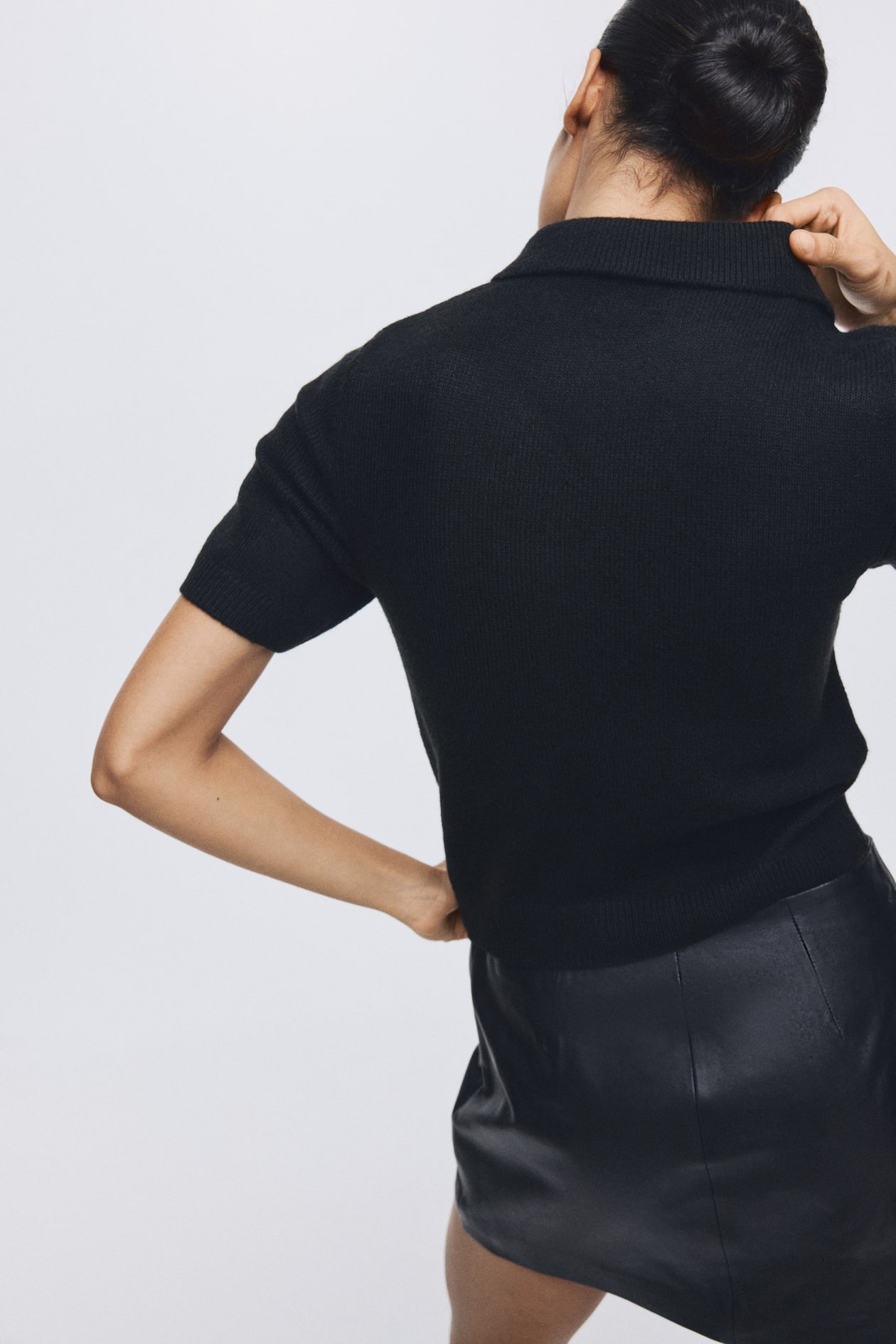 Short-Sleeved Cardigan with Collar - image 2