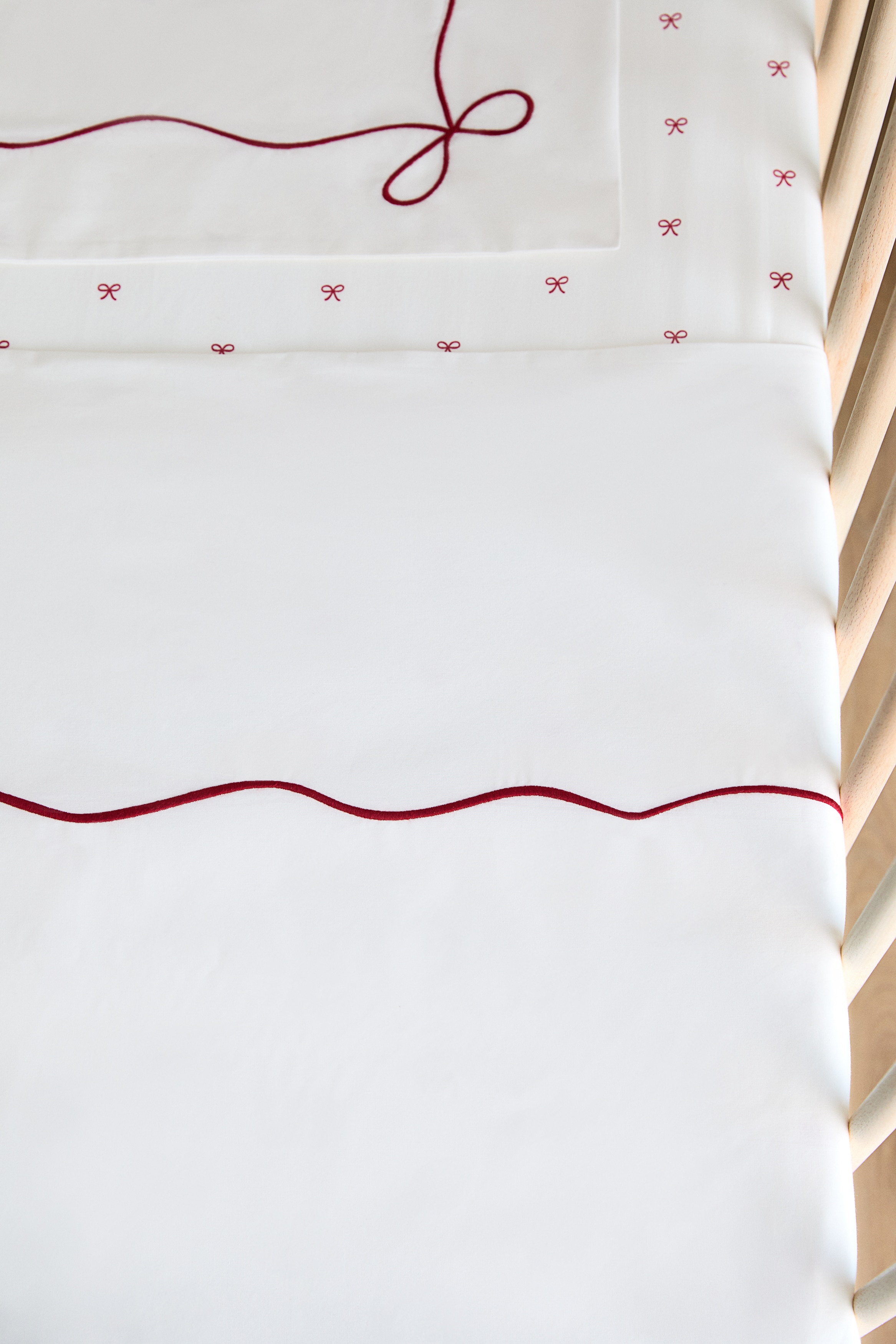 Súprava bavlnených obliečok do postieľky - Červená/mašľa/Čierna/mašľa