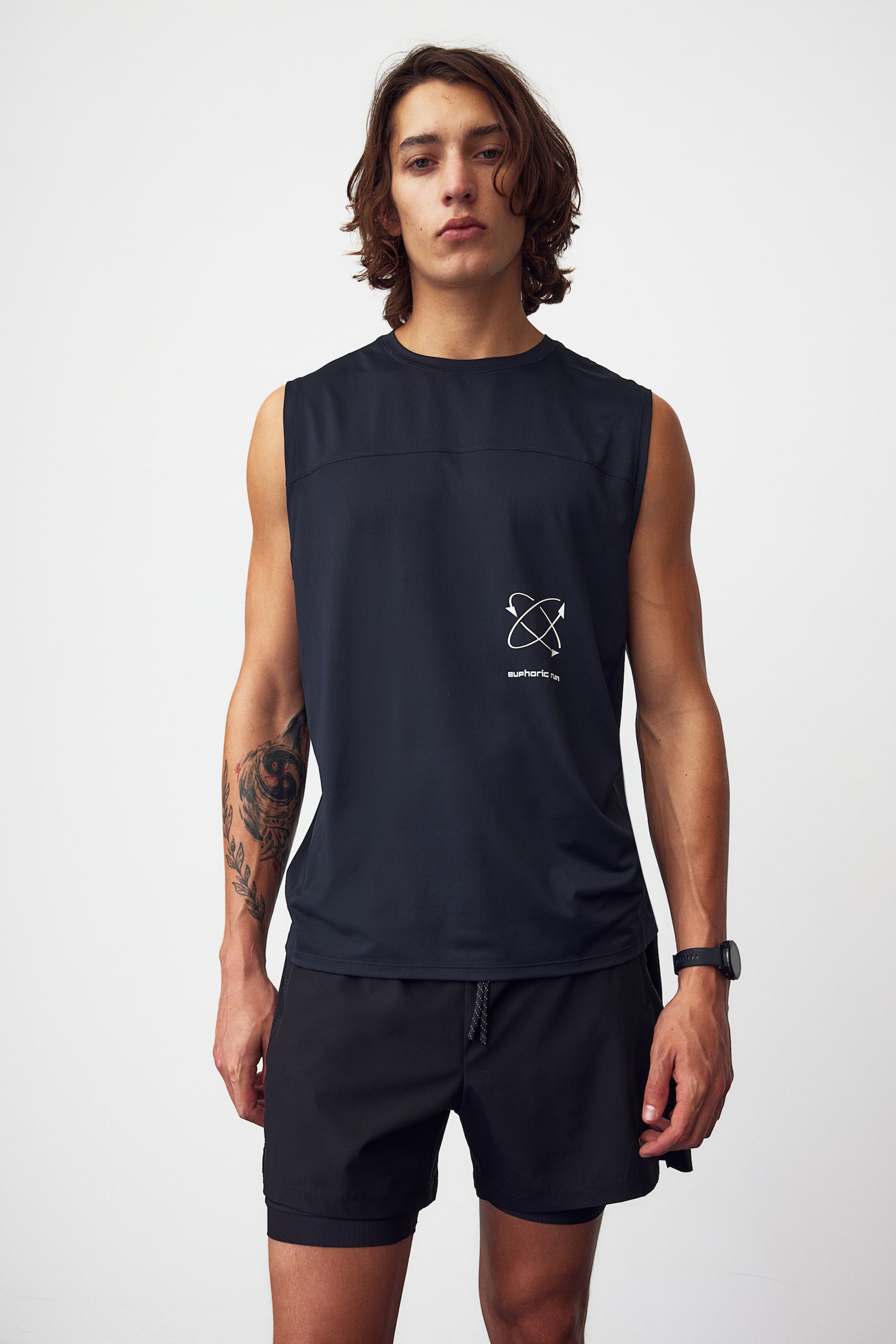 Regular Fit Running Tank In DryMove™ - Black/Euphoric Run/Black/Tie dye/Dark grey/Runner - 1