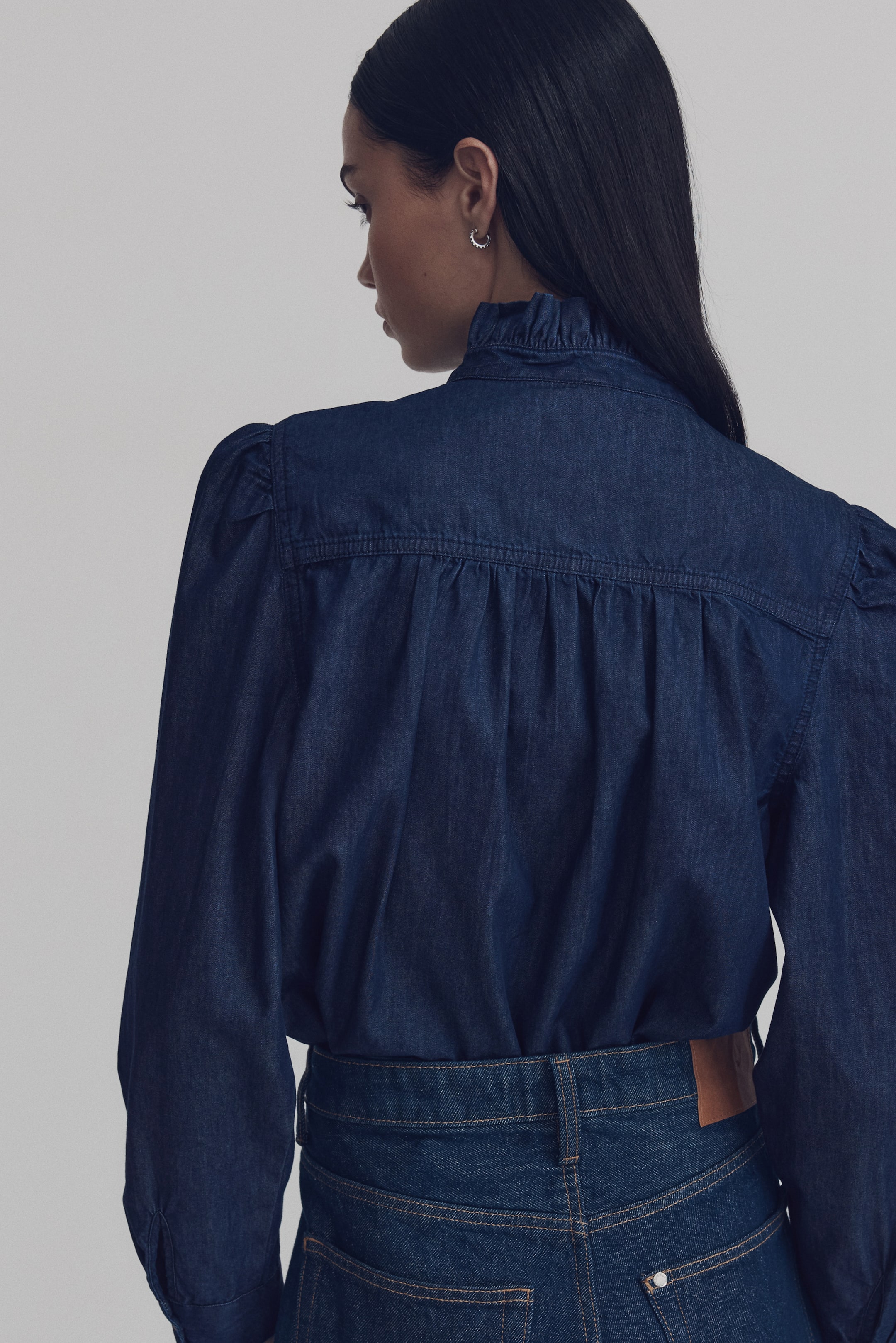 Grotere afbeelding bekijken: Denim blouse met volantkraagje - Donker denimblauw - DAMES | H&M NL 4