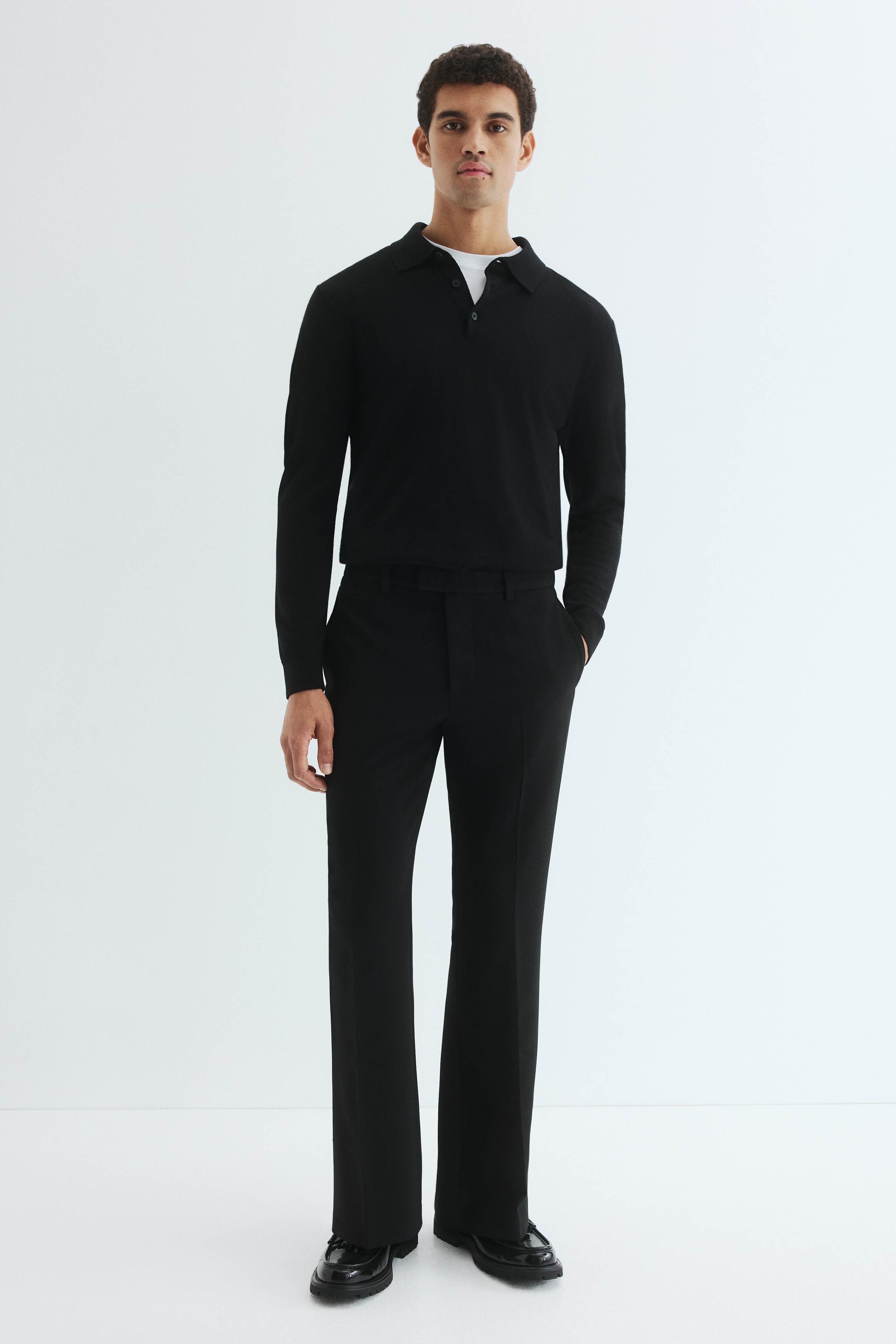 H & M - Regular Fit Flared tailored trousers - ブラック