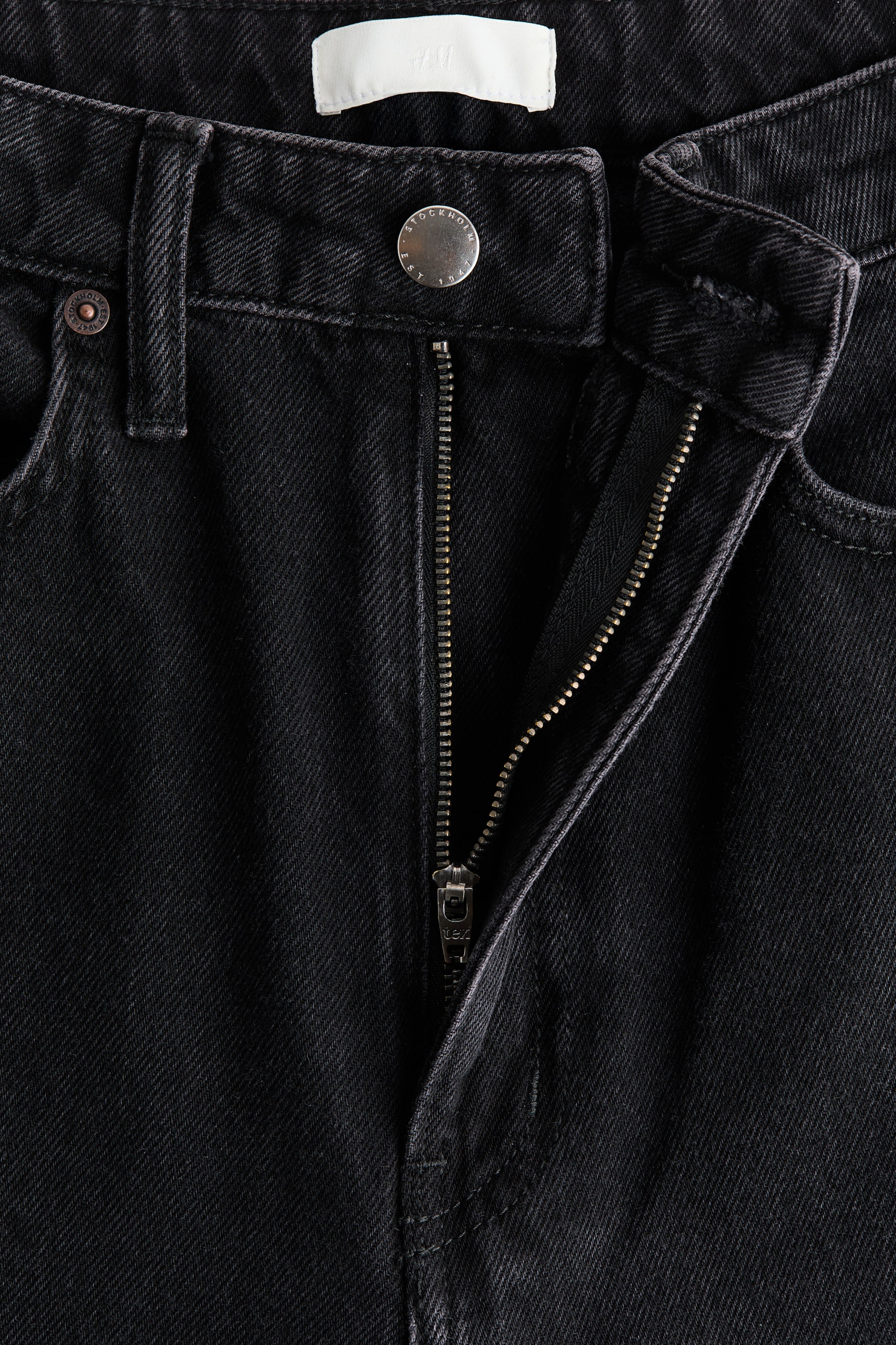 Barrel-Leg High-Waist Jeans