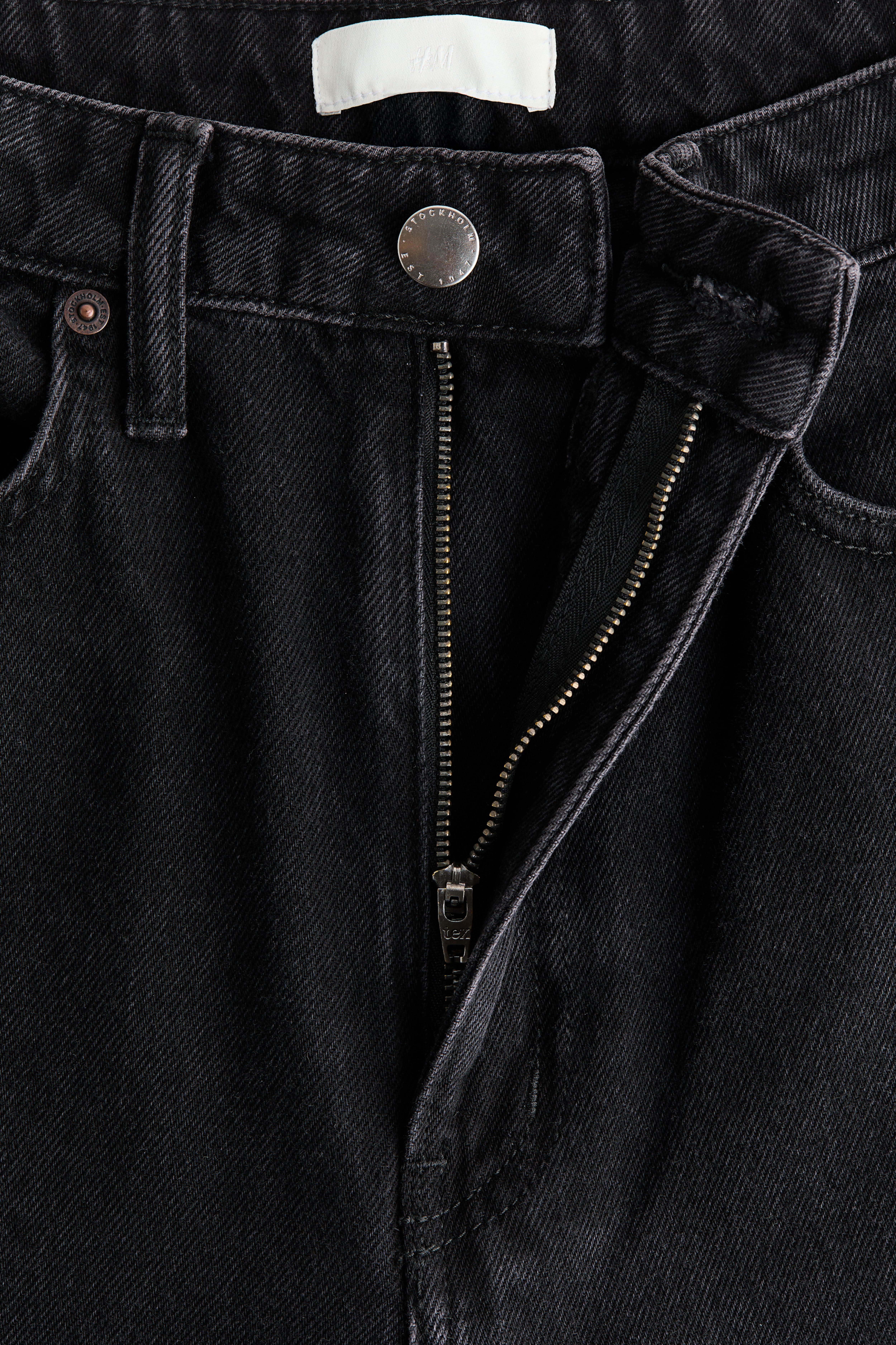 Barrel-Leg High-Waist Jeans