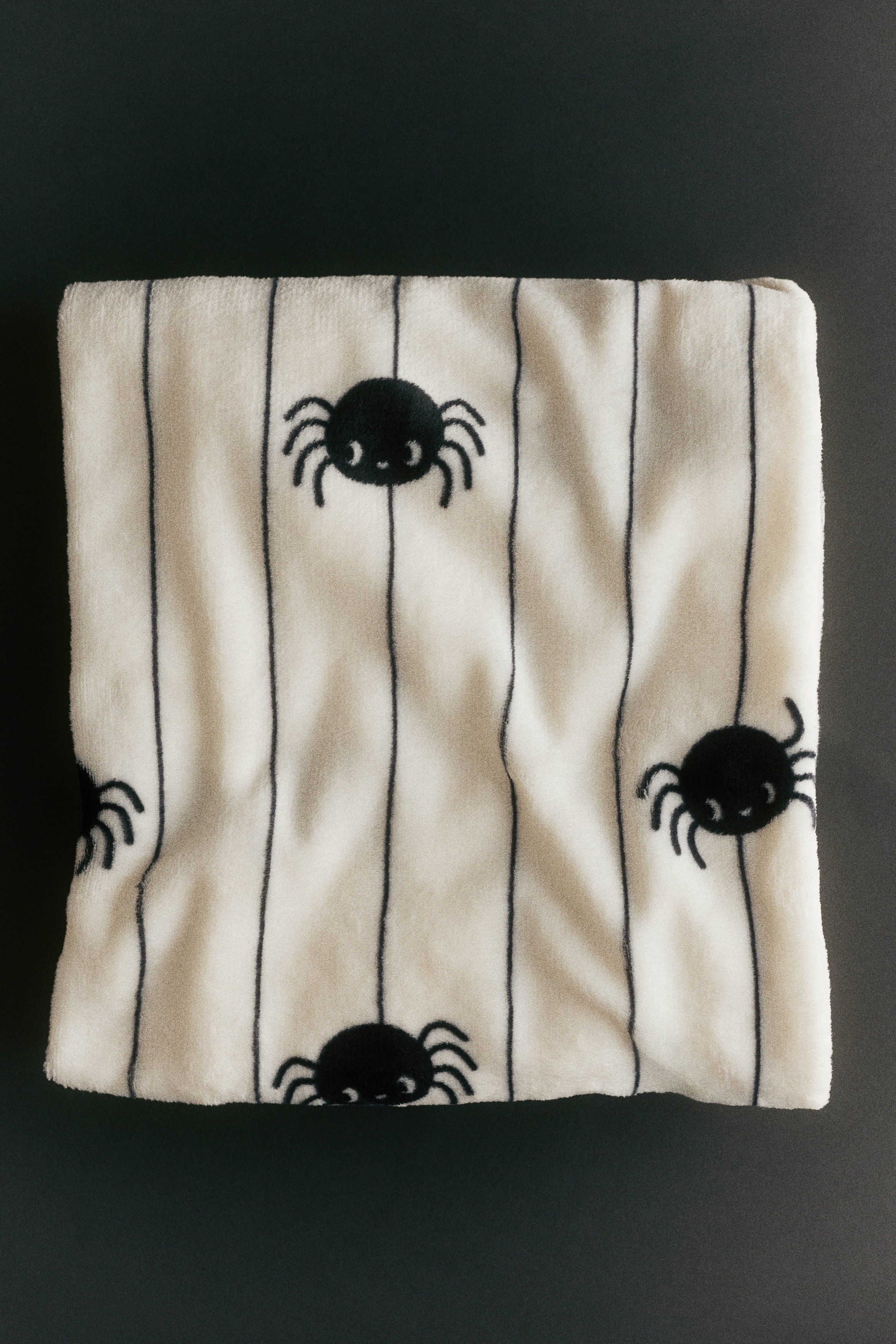 Patterned fleece blanket - クリーム／スパイダー/ライトベージュ／恐竜/ダークレッド／Le Petit Campus/ブラック／ゴースト/ライトピンク／チェリー/ダークグリーン／Le Petit Campus/レッド／クリスマス