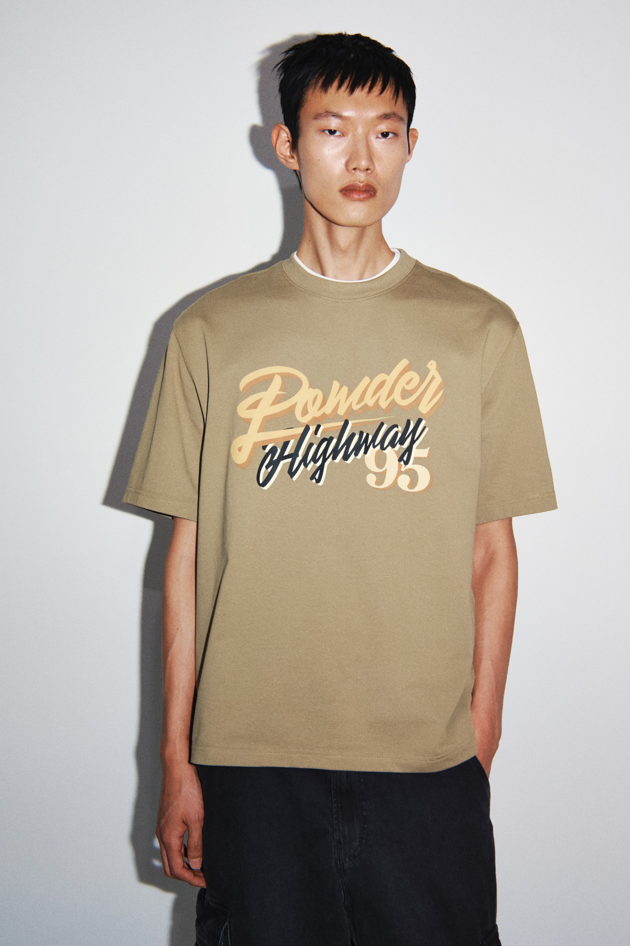 Xem ảnh lớn hơn: Áo thun cotton in hình - Màu be/Powder highway - Men | H&M VN 2