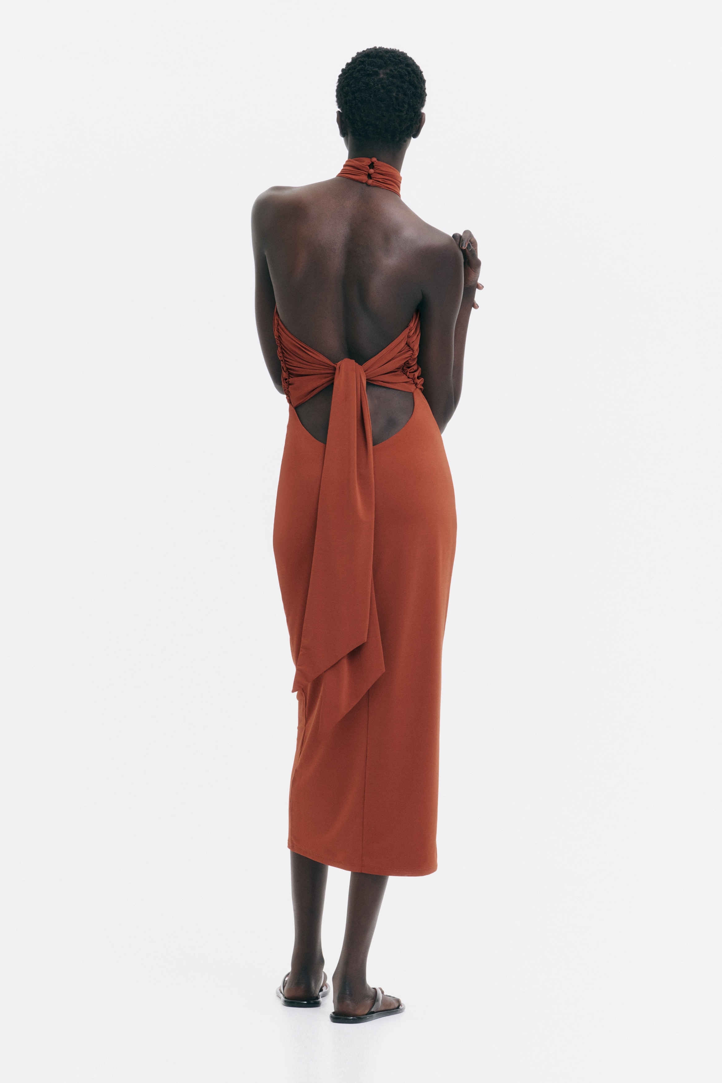 Backless Dresses | Low & Open Back | Maxi & Mini