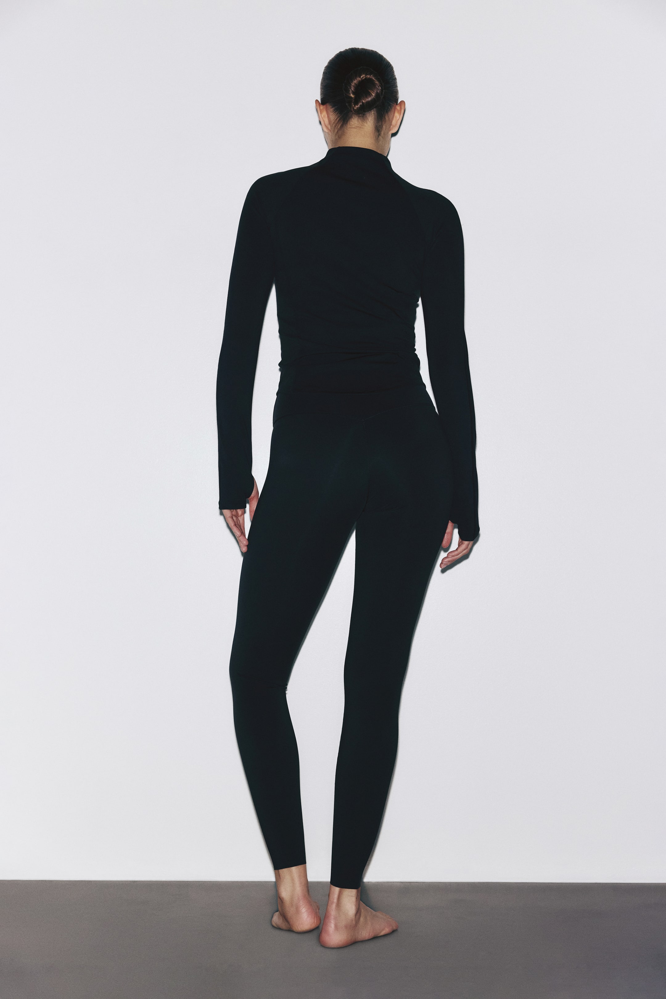 View larger image: Sports jacket with SculptMove™ - Black - Ladies | H&M IN 5