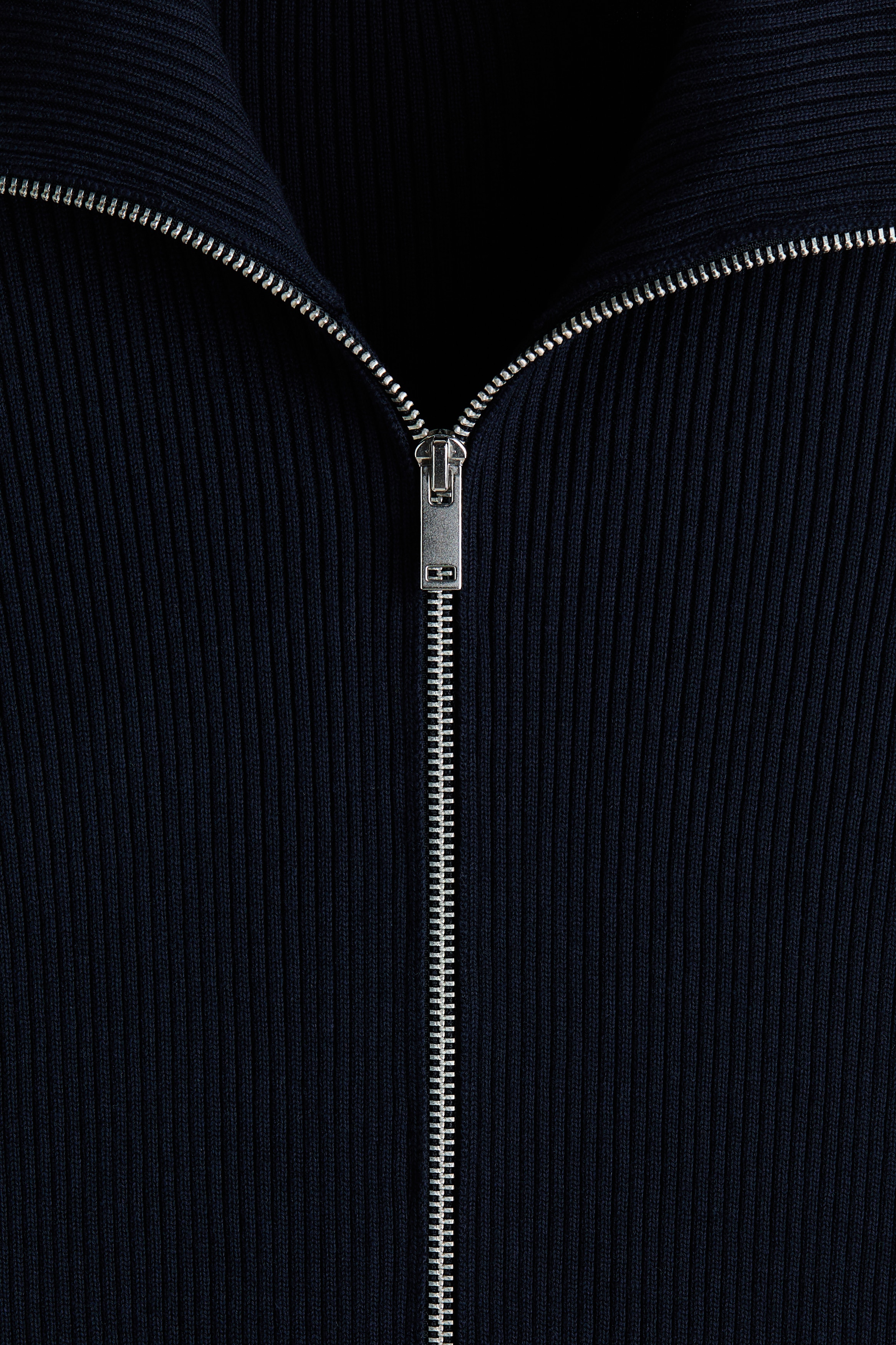 Slim Fit Rib-knit cardigan