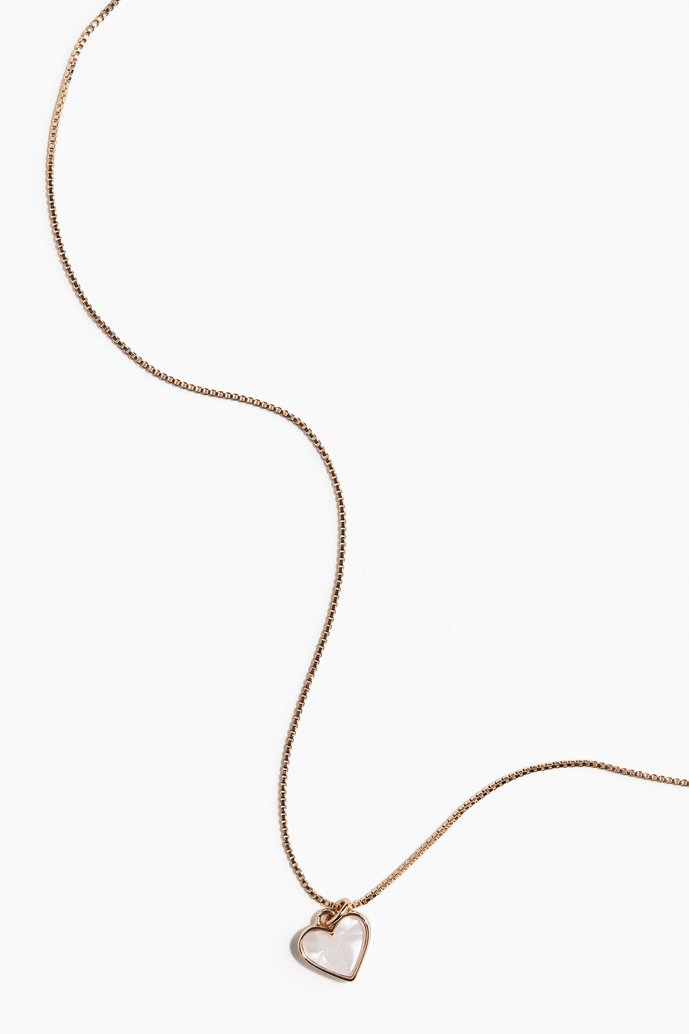 Pendant necklace