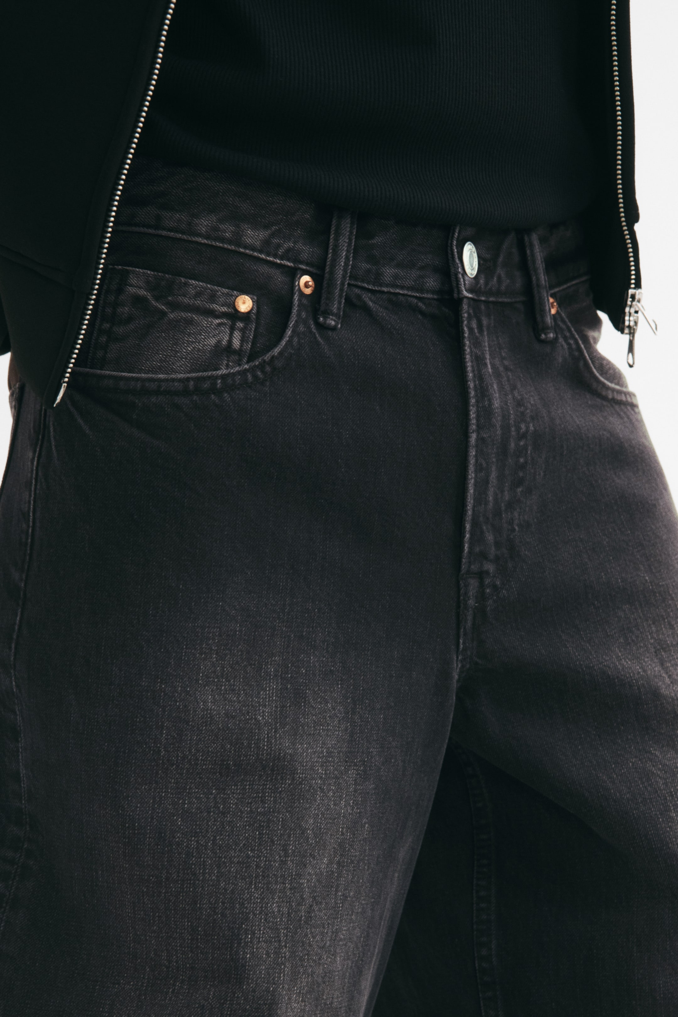 Wide-Leg Jeans