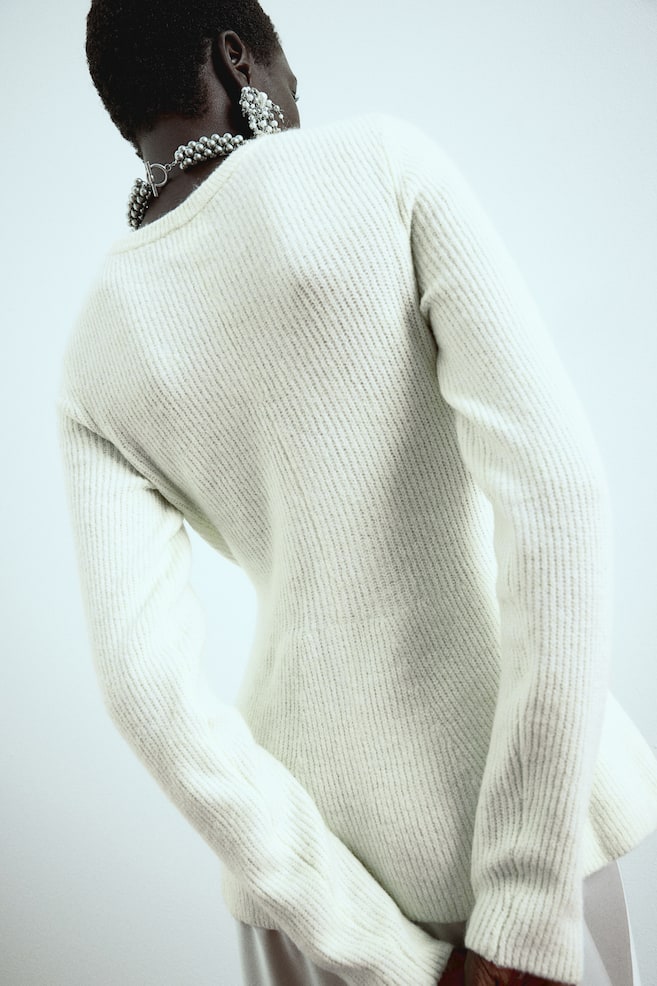 Pullover in maglia a costine con peplum - Crema/Nero - 4