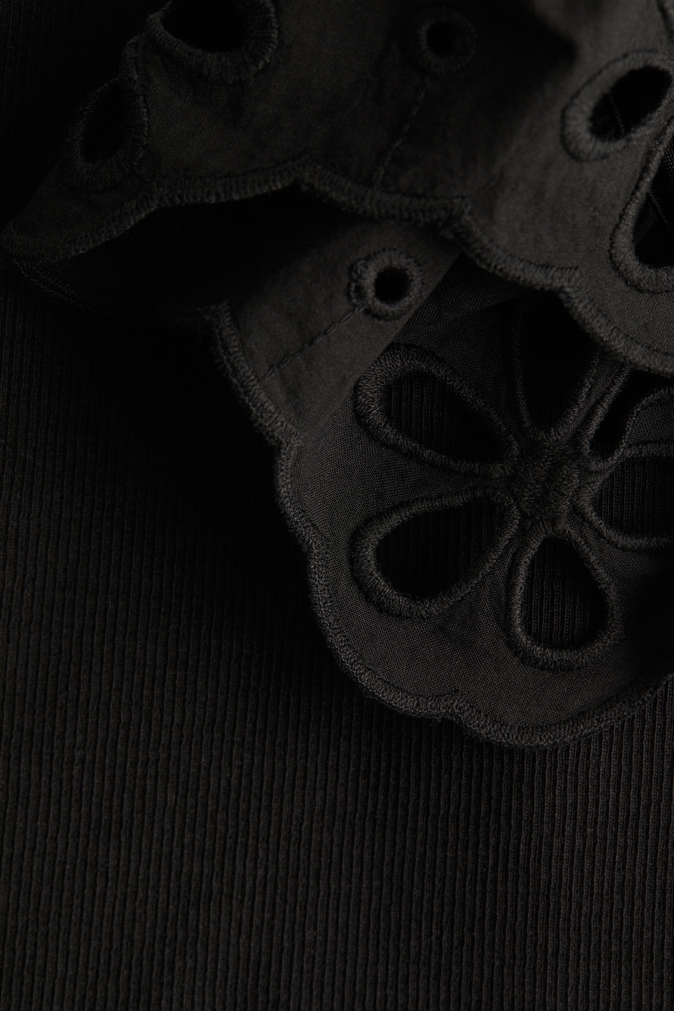 Broderie anglaise-detail ribbed top