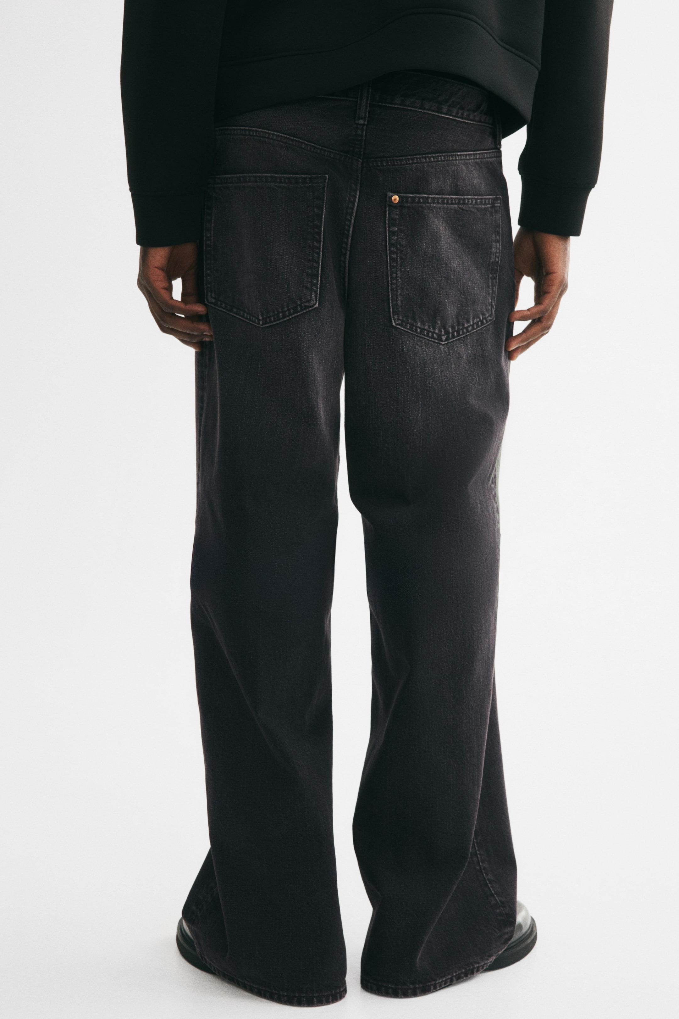 Wide-Leg Jeans