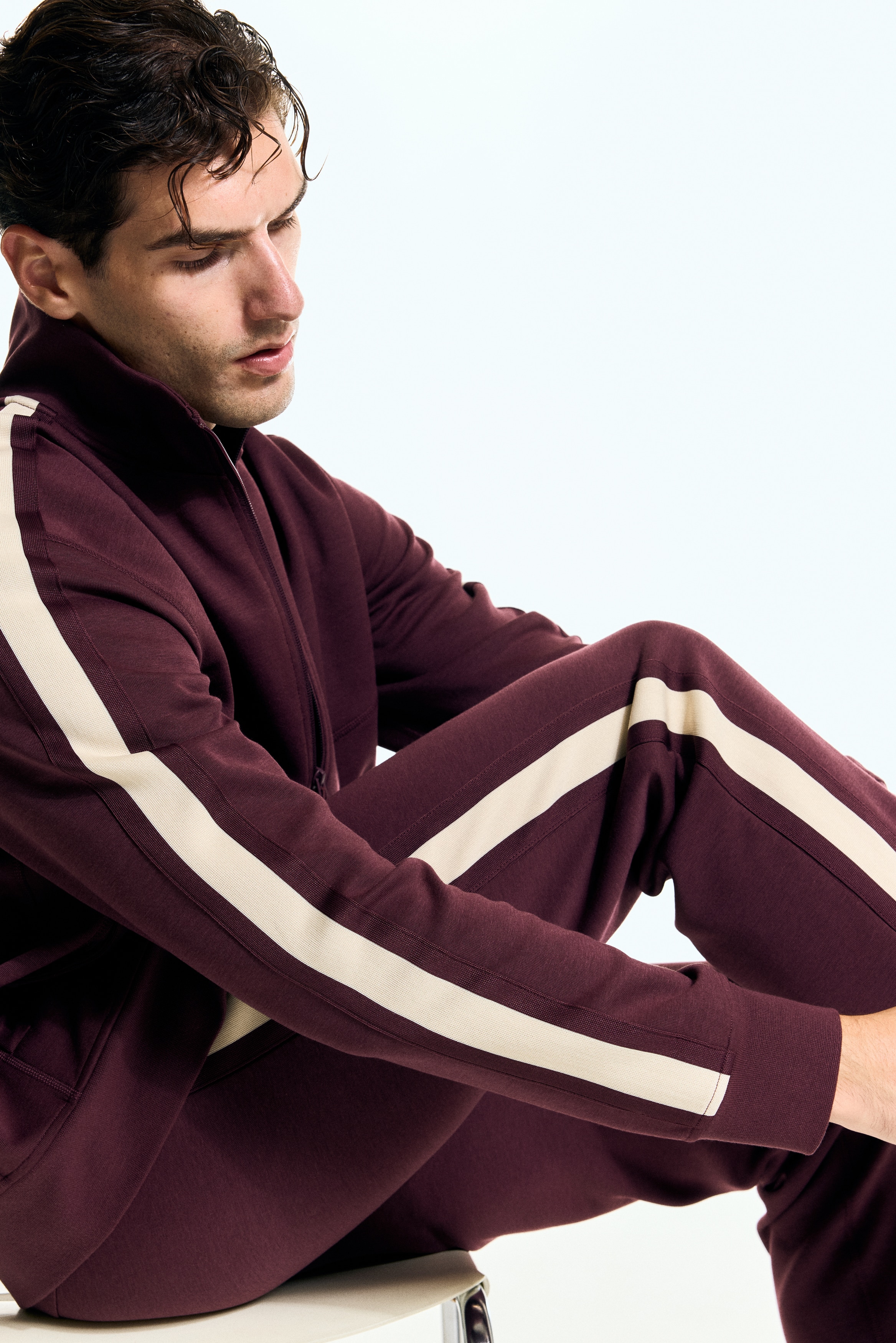 バーガンディ ストレートパンツ サイド装飾 midnightmove バーガンディ ストレートパンツ サイド装飾 midnightmove レギュラー