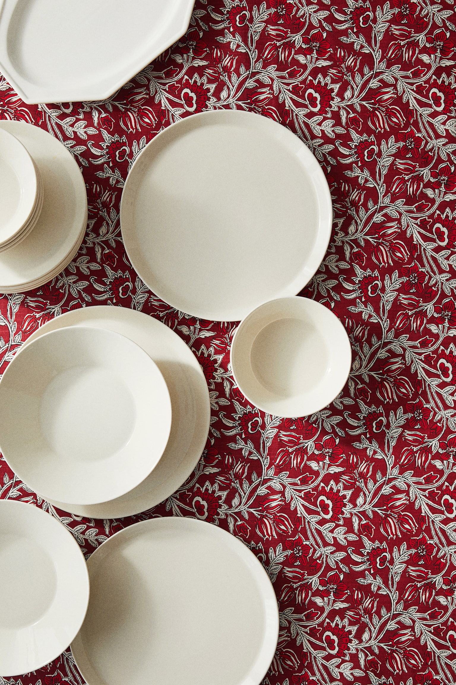 Patterned tablecloth - Red/Floral/Red/Patterned - 2