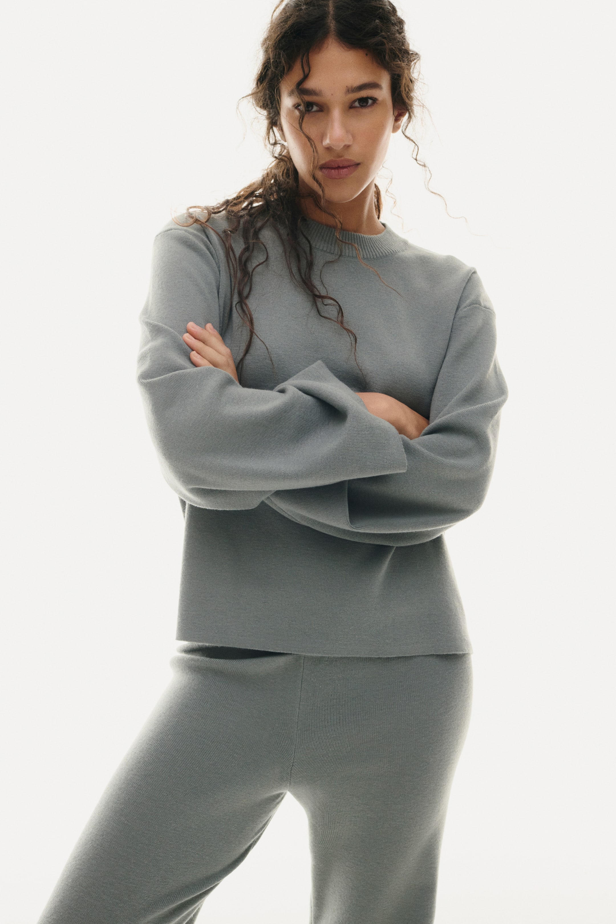 Grösseres Bild ansehen: Oversized Pullover - Dark dusty green - DAMEN | H&M CH 1