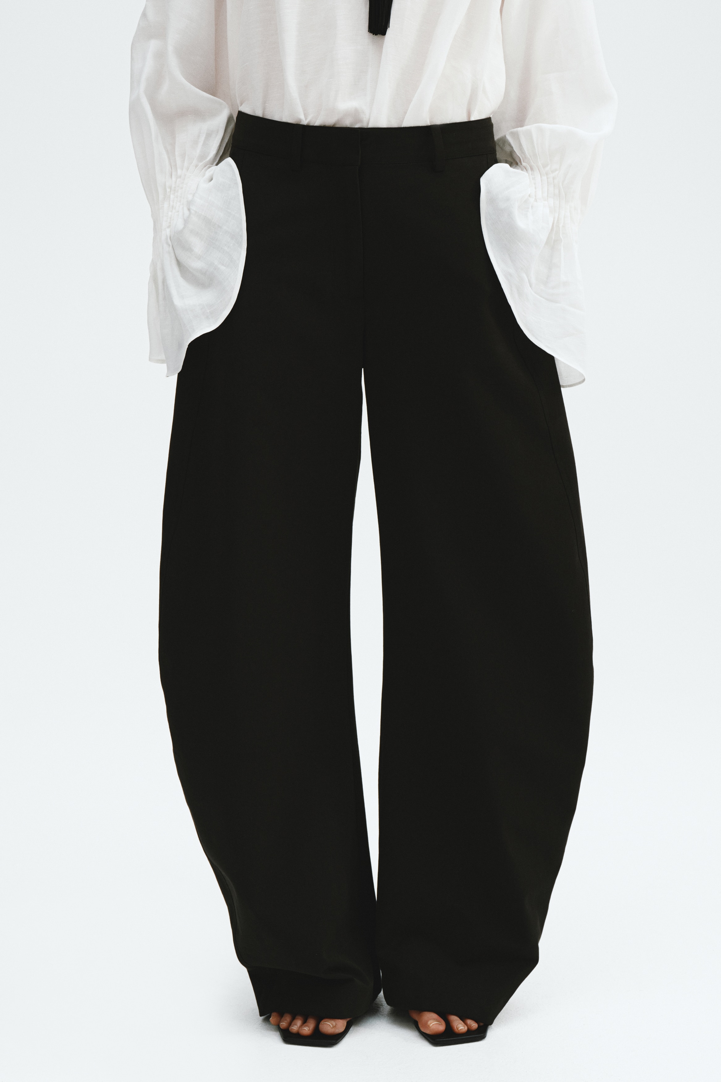 Women's Black Balloon-Leg Pants | H&M US