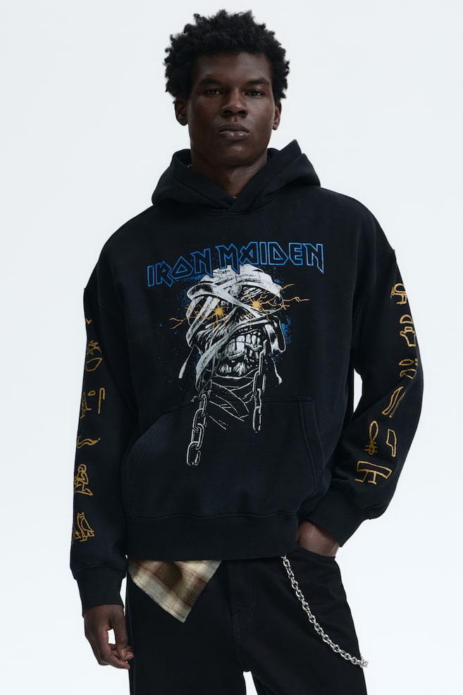 Hoodie mit Print Oversized Fit - Schwarz/Iron Maiden/Dunkelblau/NBA - 2