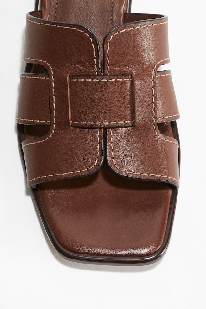 HM Oran Sandal Pearl Ivory Perforate Cowhide 294878 main image 1