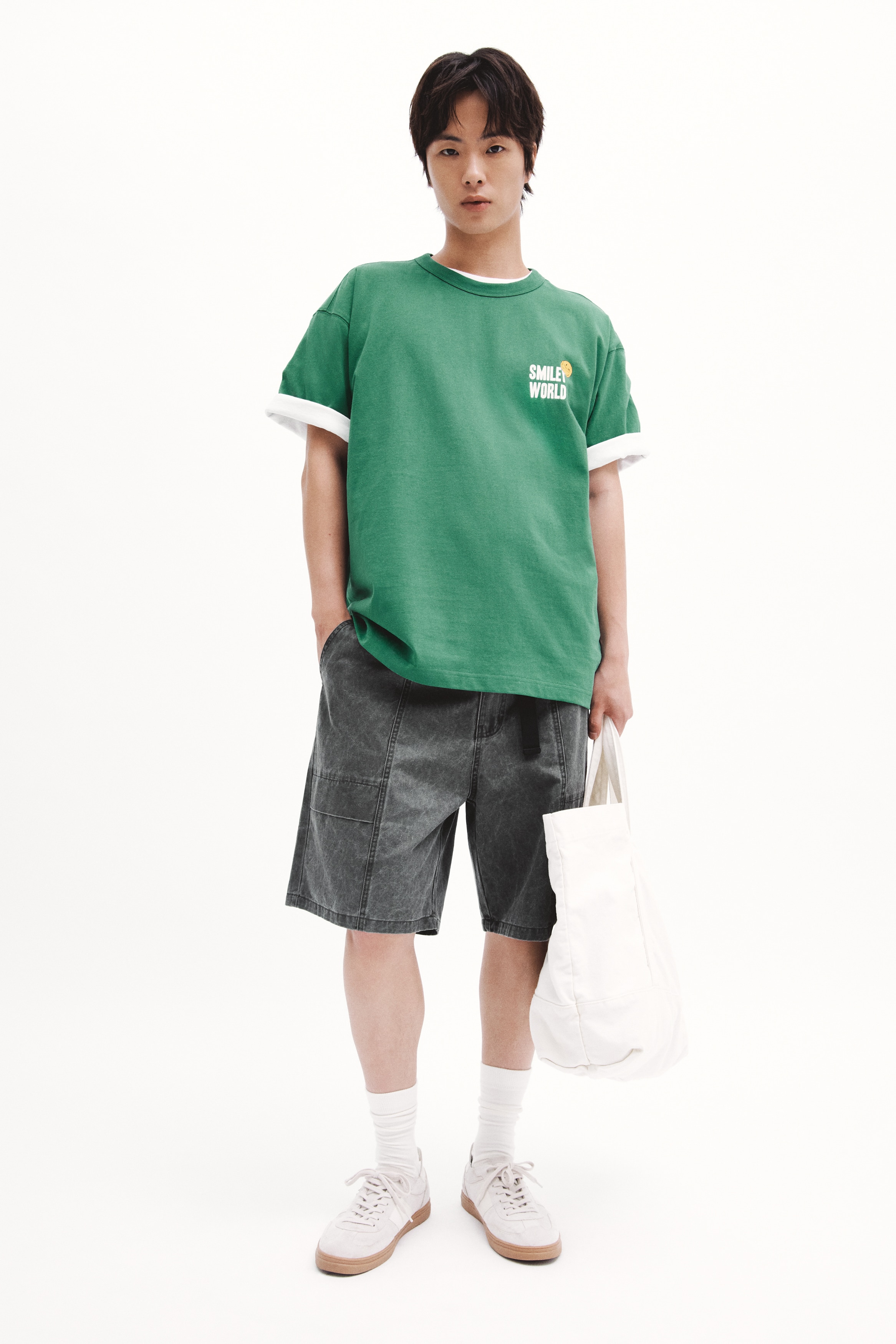 ルーズフィット プリントコットンTシャツ - グリーン/SmileyWorld®/ダークブラウン/SmileyWorld®/ホワイト/SmileyWorld®/ライトピンク/SmileyWorld®