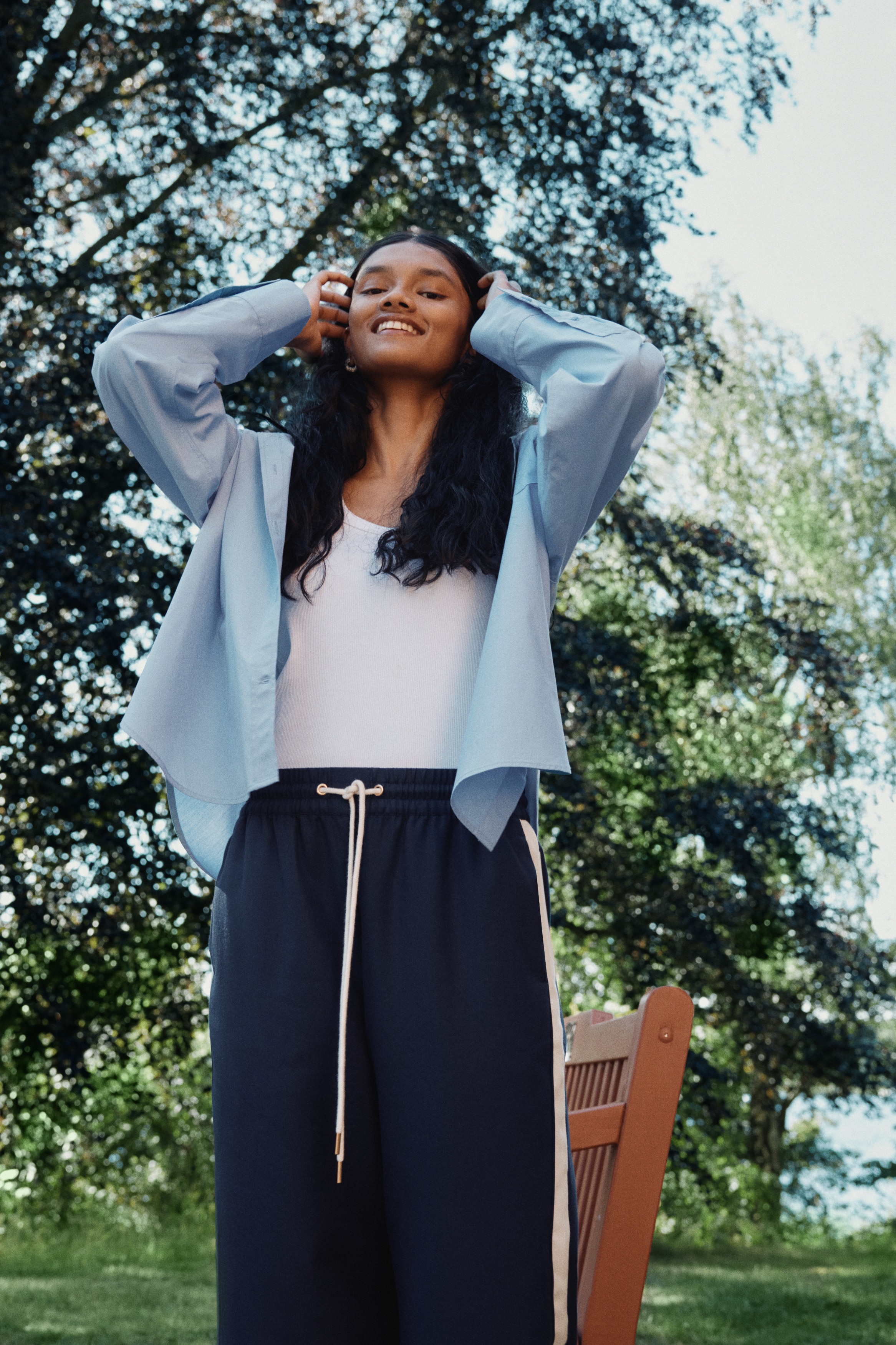 オーバーサイズ コットンシャツ - ブルー - レディース | H&M JP