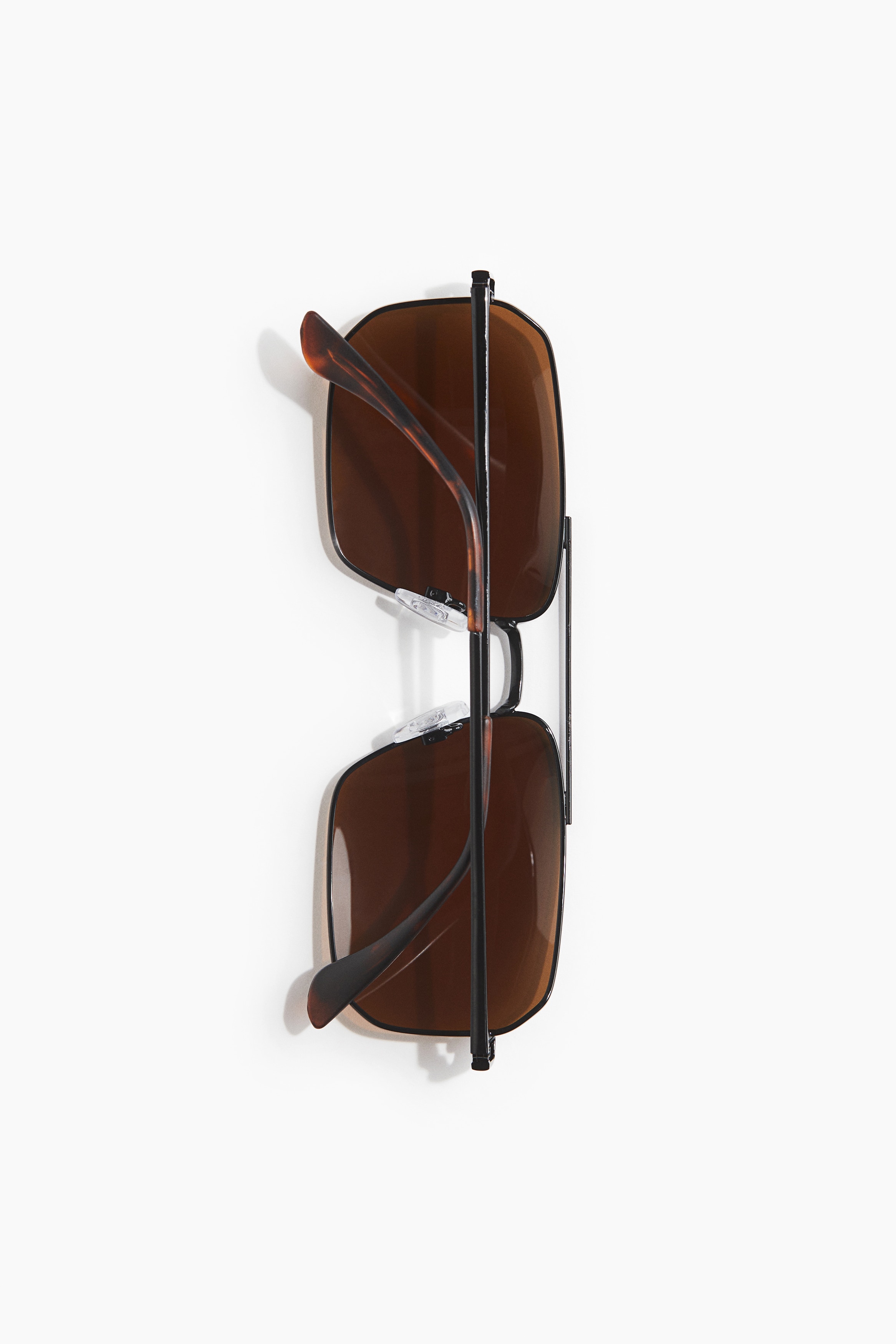 Polarised sunglasses