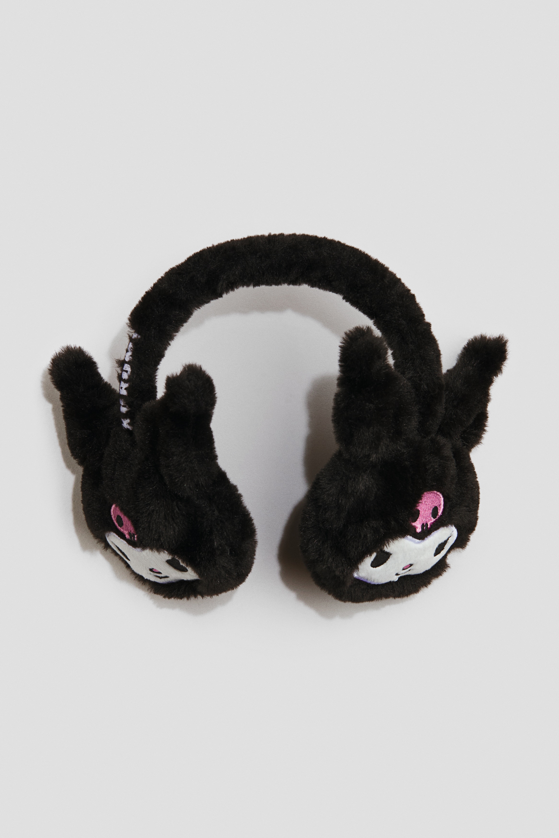 アップリケ フラッフィイヤーマフ - ブラック／クロミ - Kids | H&M JP