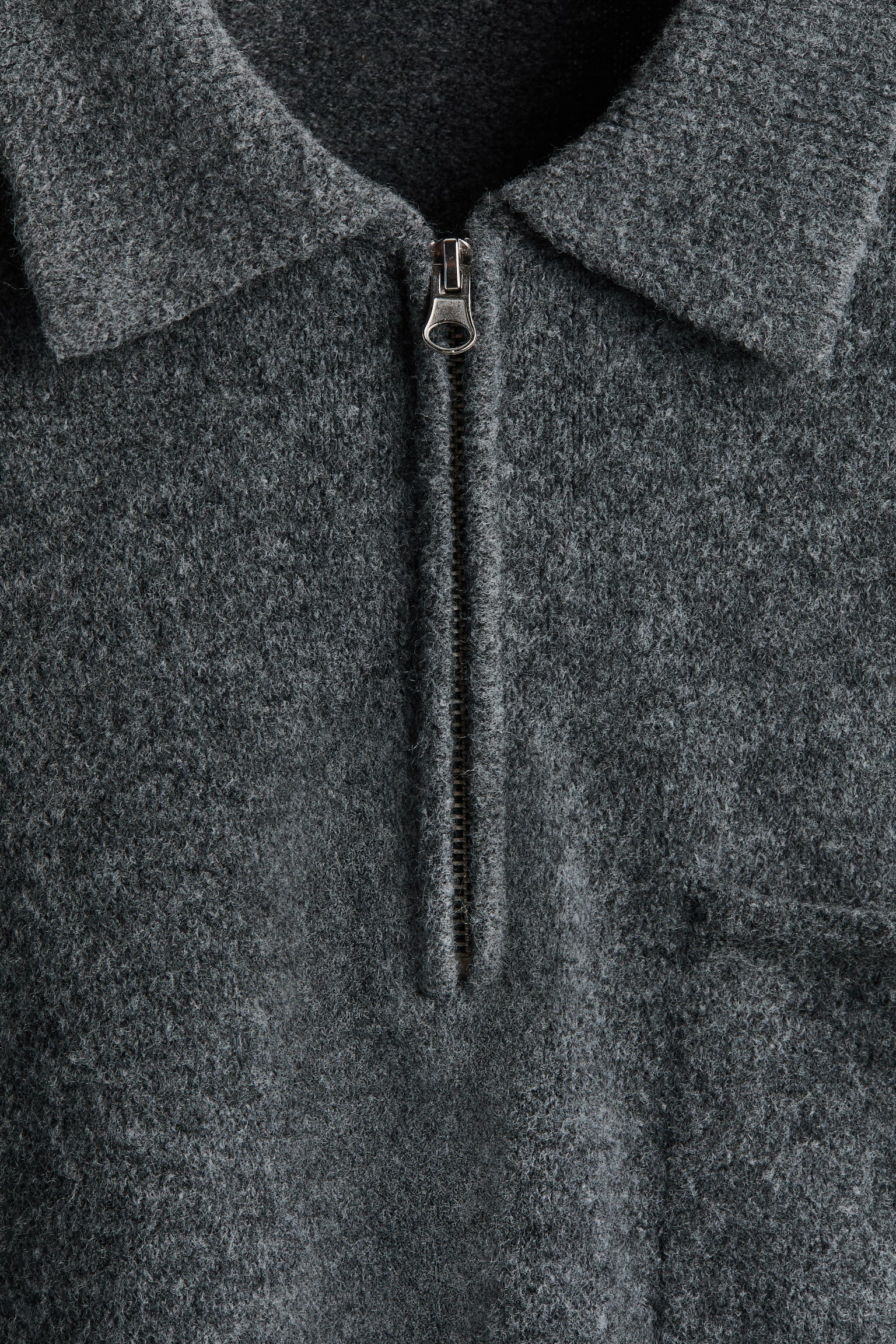 Мужское поло H&M Regular Fit Knitted polo shirt, цвет: Тёмный серый меланжевый — фото 5