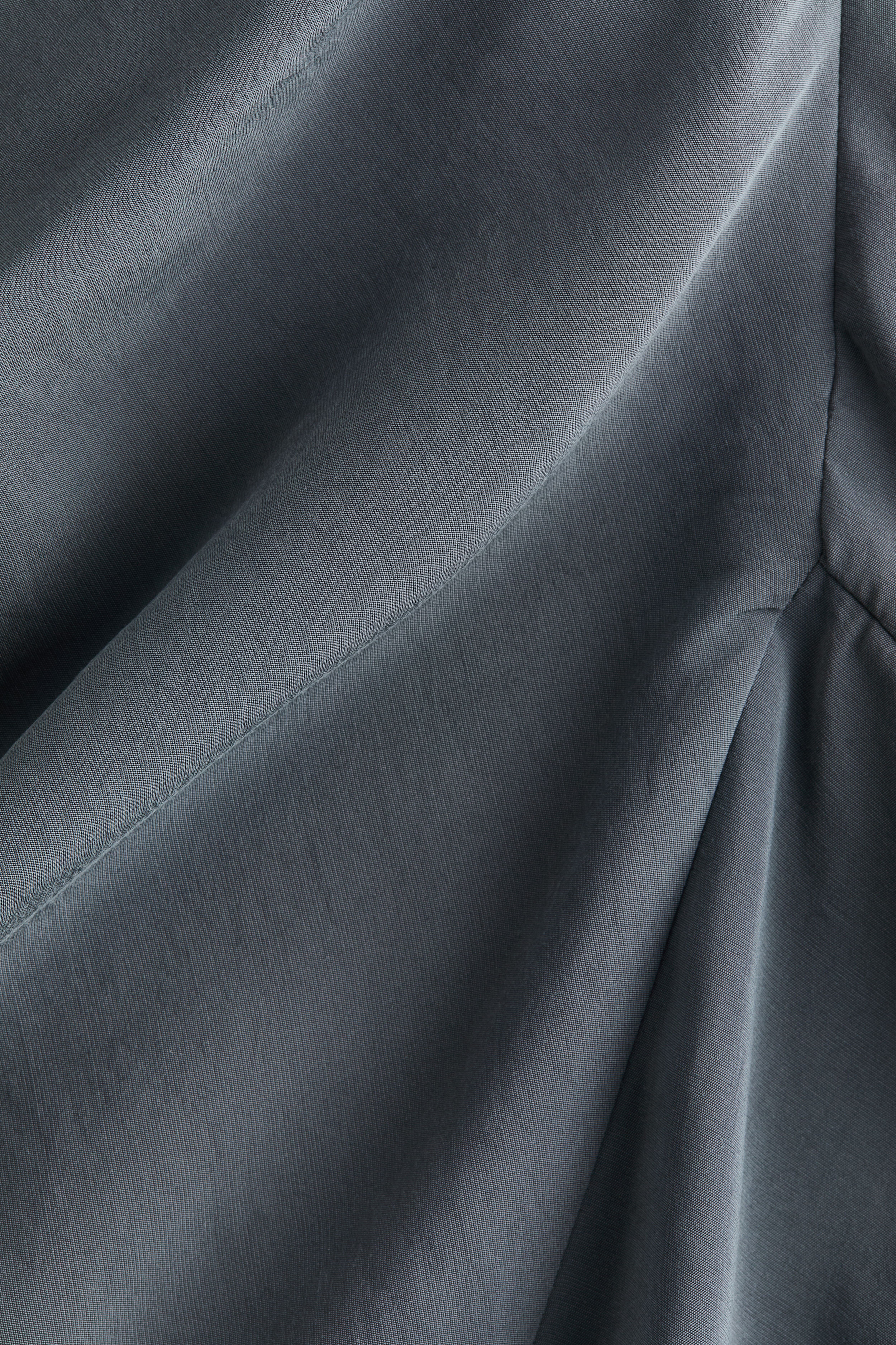 Robe découpée à effet drapé