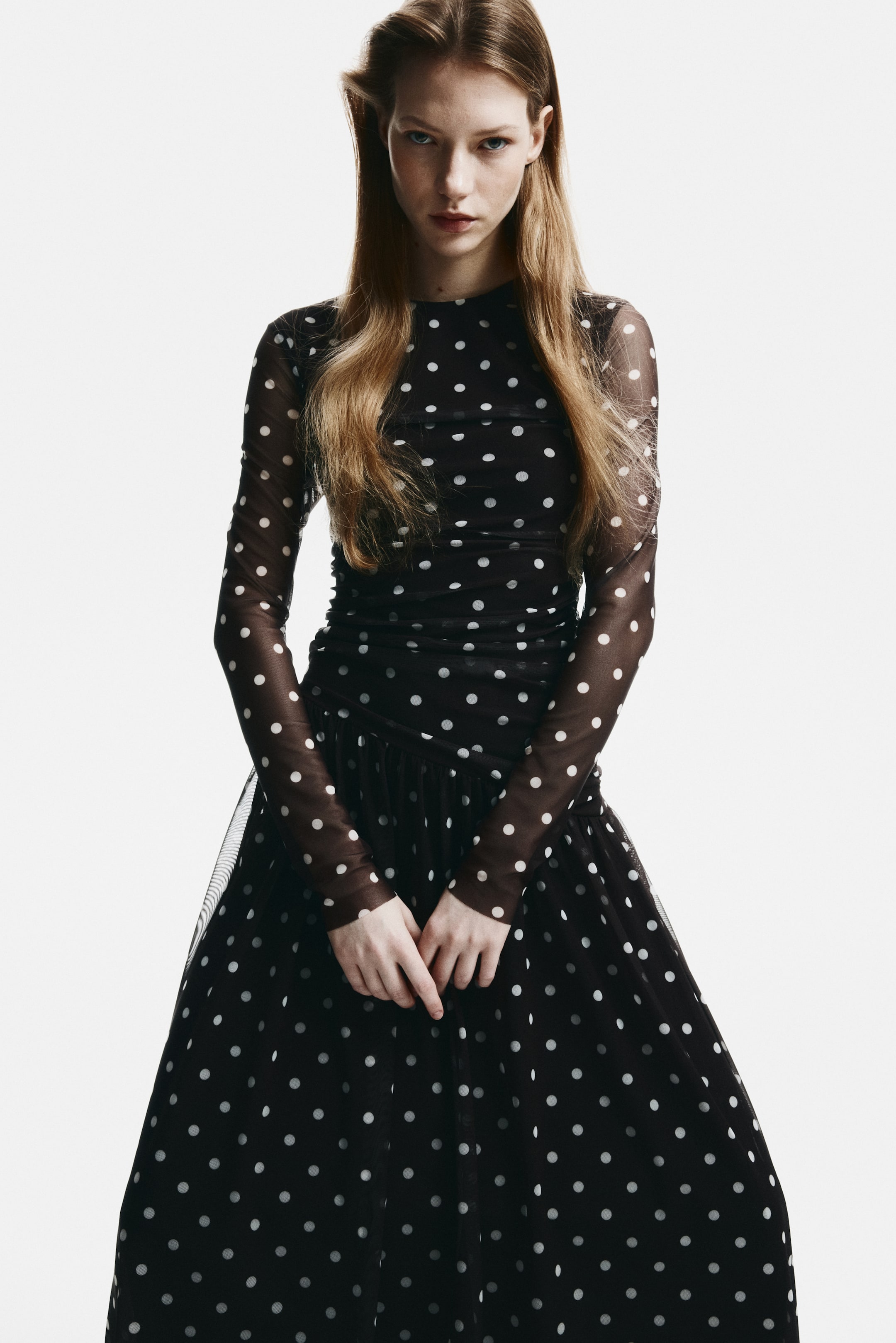 Grotere afbeelding bekijken: Gedrapeerde jurk van mesh - Donkerbruin/polkadot - DAMES | H&M NL 1