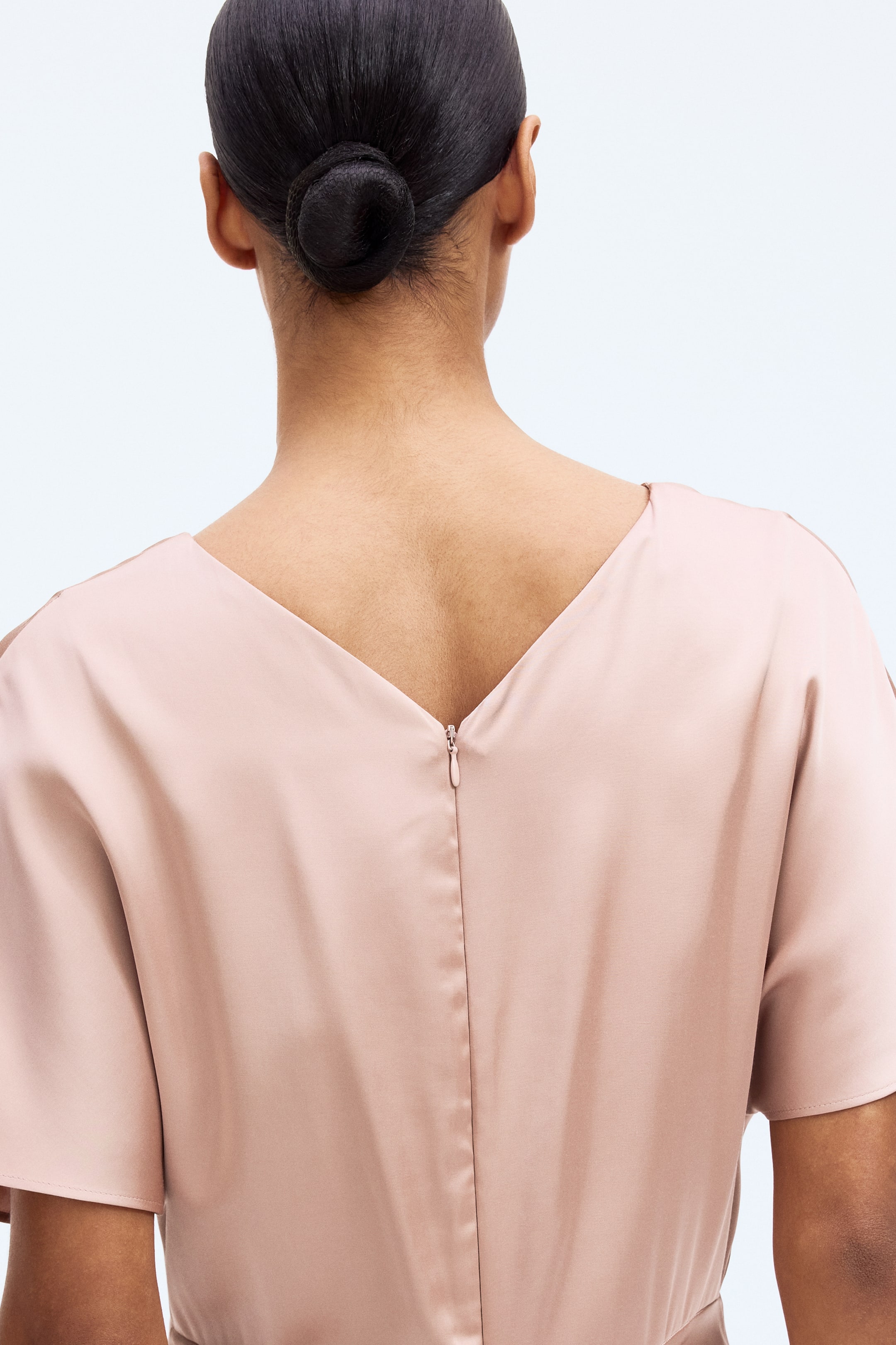 View larger image: V-neck satin dress - Beige - Ladies | H&M IN 4