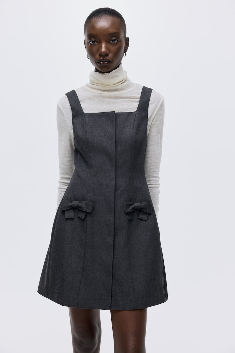 h&m bow detail a line dress Ladies - Dark Gray Bow-Detail Twill - Size: 10 Color:Hibiscus Flared skirt with a A Line V Neck SubCat:Flowy-Dress