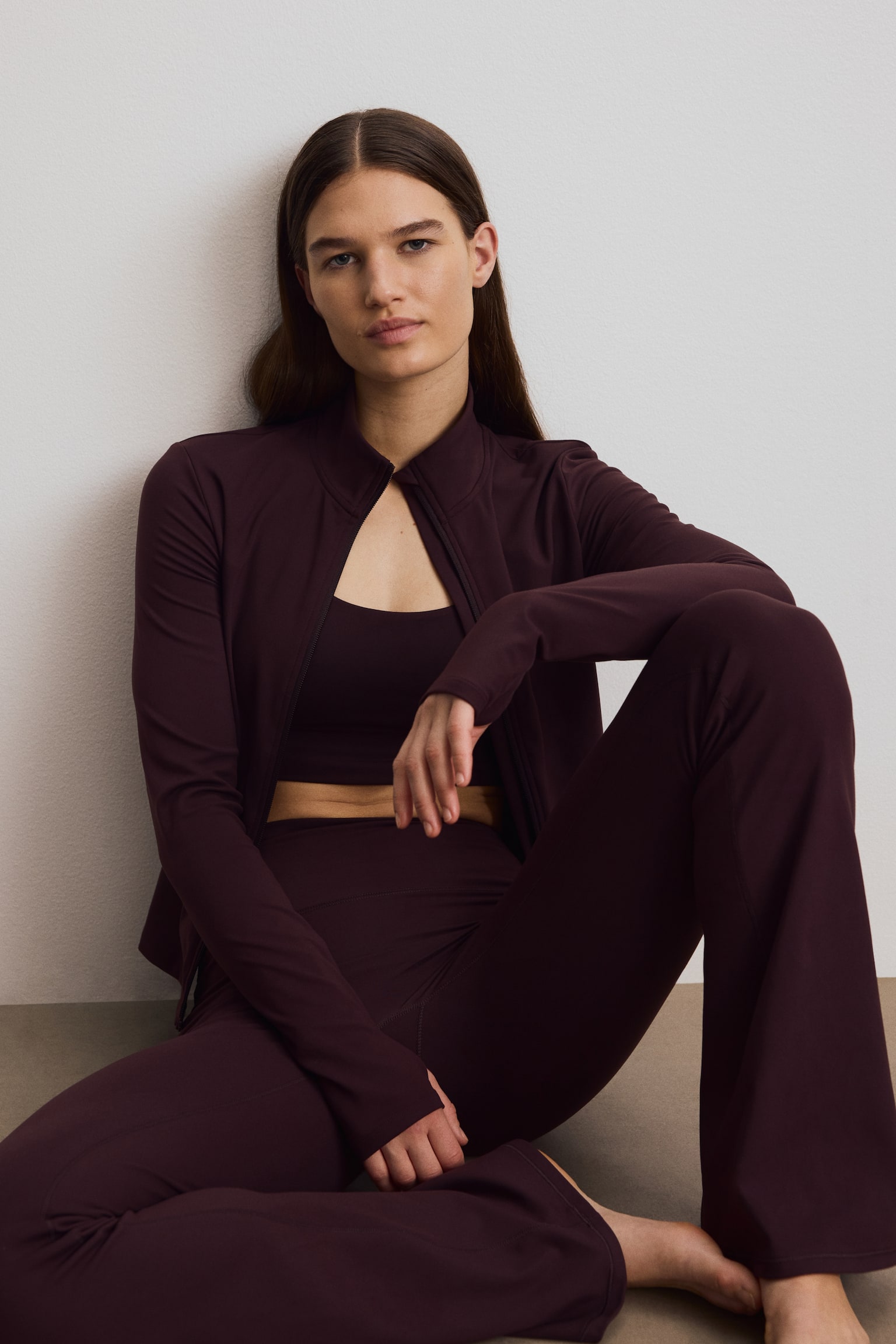 Veste de sport à fermeture éclair SoftMove™ - Prune chocolat/Noir/Crème/Lilas givré/Violet aubergine/Taupe clair/Beige foncé/Jaune pannacotta/Gris foncé/Gris foncé/Vert kaki/Brun/Vert foncé/Blanc/Bourgogne clair/Rose tendre/Rose clair - 2