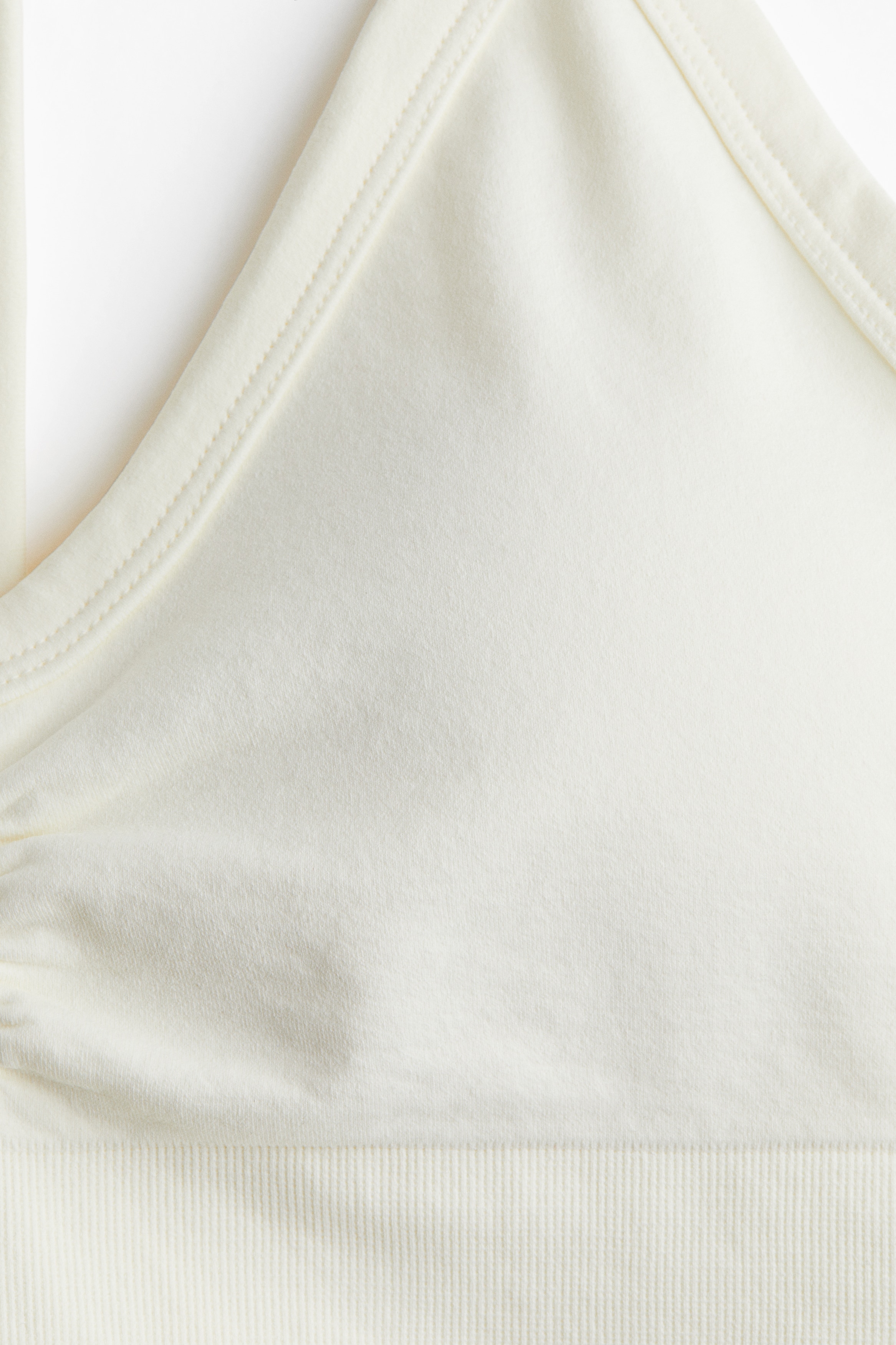 Seamless Medium Support Sports bra with DryMove™