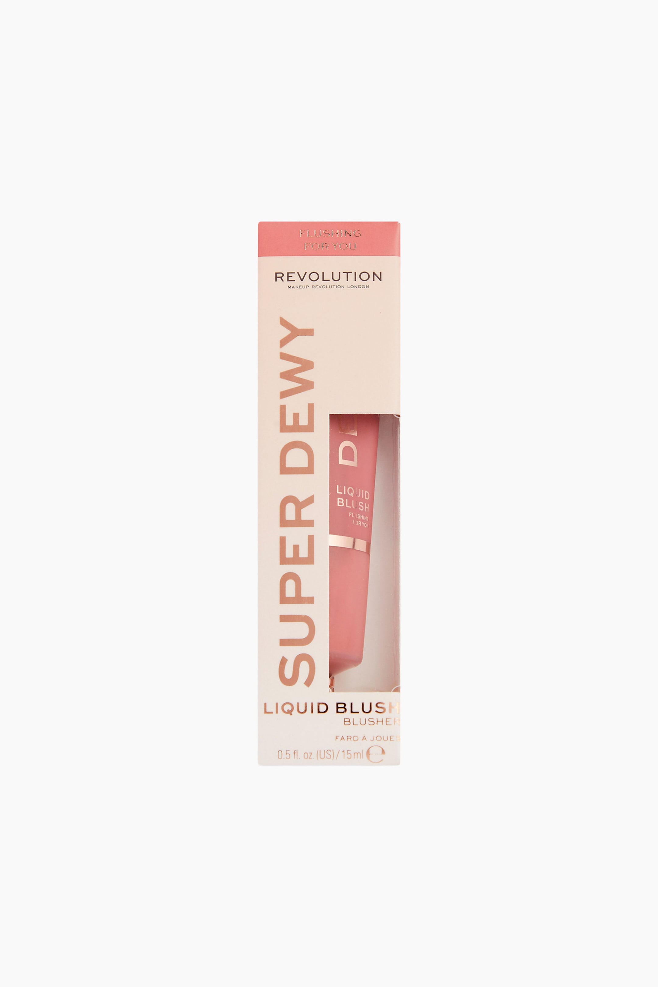 Größeres Bild ansehen: Der Superdewy Liquid Blush steht aufrecht in seiner hellrosa rechteckigen Verpackung und zeigt nach vorne. Die Verpackung verfügt über ein vertikales Ausschnittfenster auf der rechten Seite, durch das die pinke Squeeze-Tube im Inneren sichtbar ist, während links in Roségold die vertikal angeordnete Aufschrift „SUPER DEWY“ zu sehen ist.