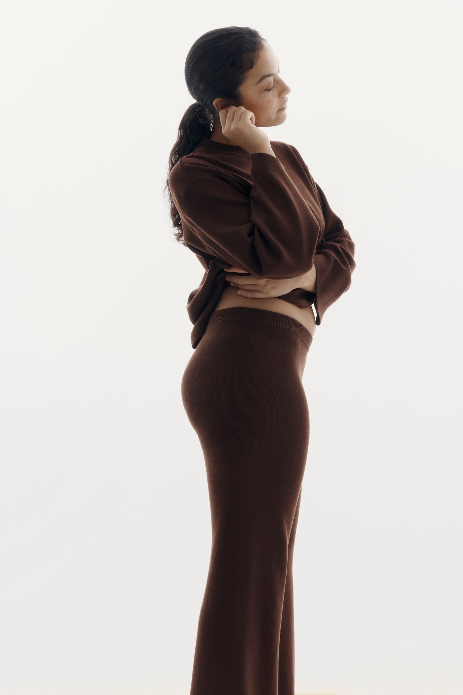 Spodnie z delikatnej dzianiny - Ciemnobrązowy/Kremowy/Granatowy/Burgundowy/Szary melanż/Szarobeżowy - 4