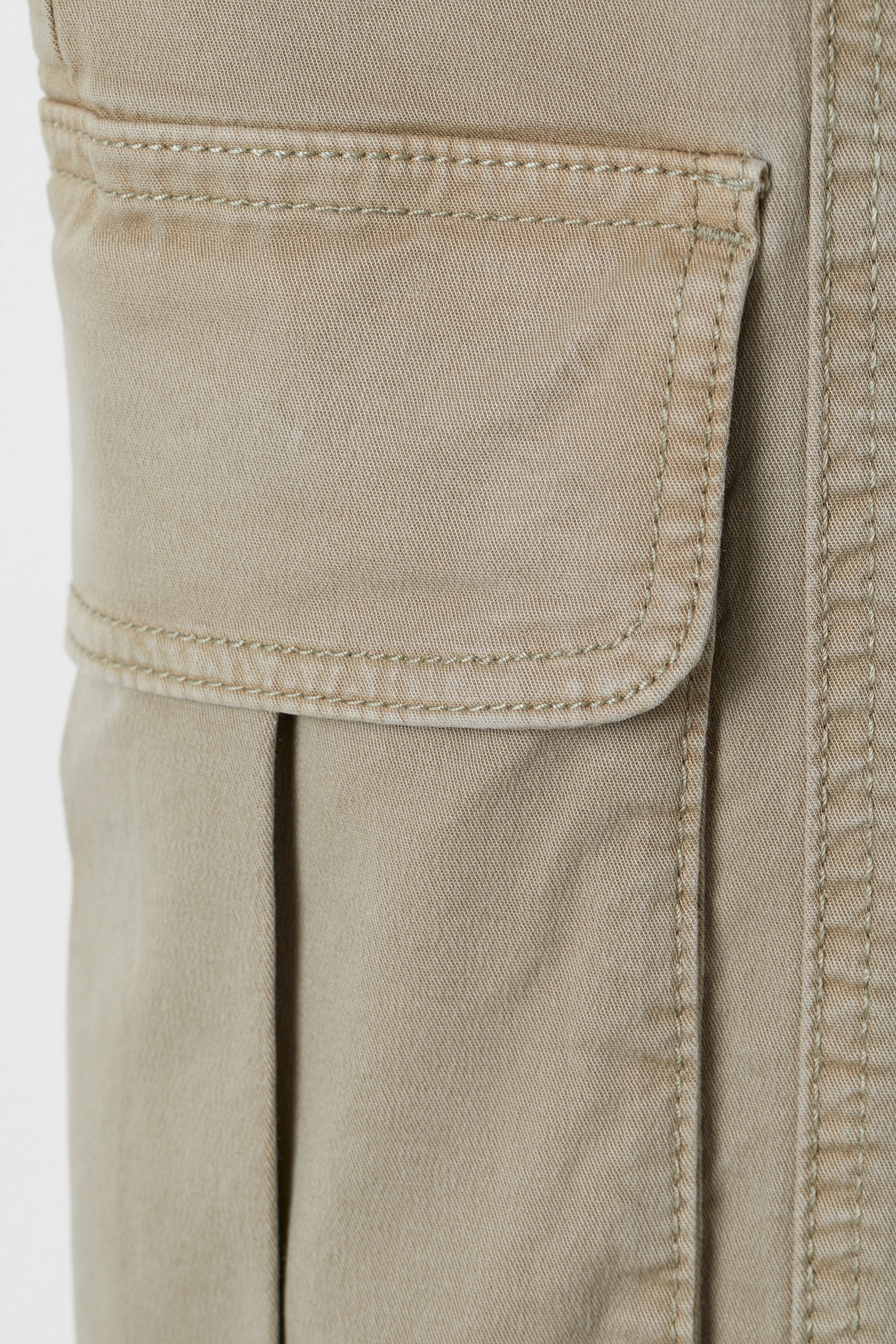 Ankle-length cargo trousers - High waist - Ankle length - Khaki green ...