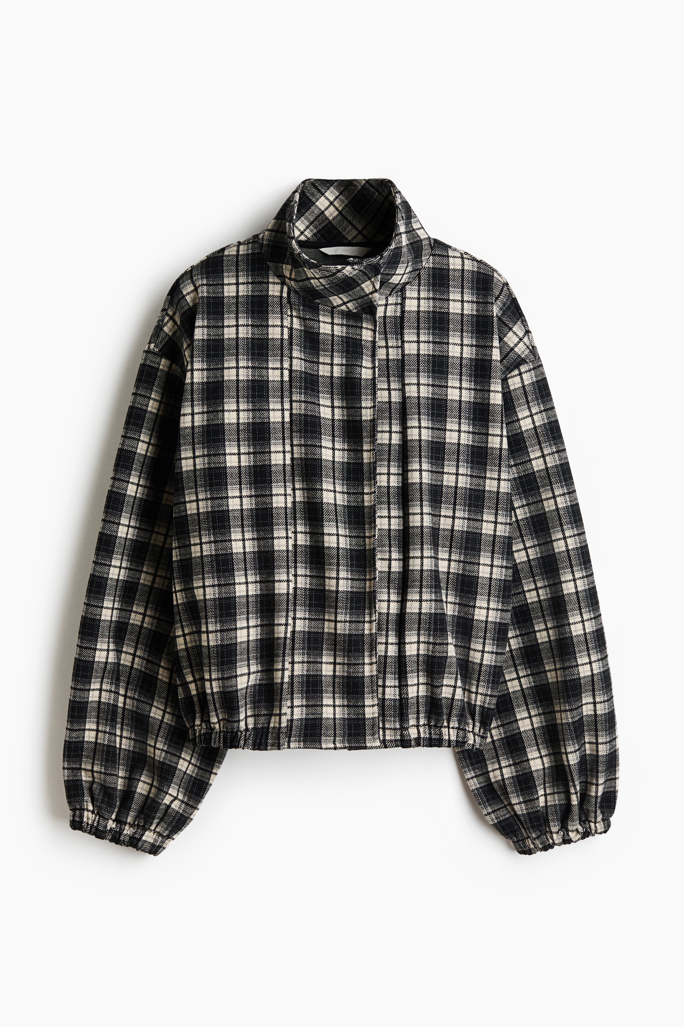 ÎÎ½Î± oversized ÎºÎ±ÏÏ ÏÎ±ÎºÎ¬ÎºÎ¹ Î±ÏÏ ÏÏÎ±Î½ÏÏ ÏÏÎ±ÏÎ¼Î± ÏÎµ Î¼Î±ÏÏÎ¿ ÎºÎ±Î¹ Î»ÎµÏÎºÏ ÏÎ¿ÏÎ¹Î­ÏÎ±Î¹ Î±Î½Î¿Î¹ÏÏÏ Î±ÏÏ ÏÎ¿ Î¼Î¿Î½ÏÎ­Î»Î¿. Î¤Î¿ ÏÎ±ÎºÎ¬ÎºÎ¹ Î´Î¹Î±Î¸Î­ÏÎµÎ¹ ÏÎ·Î»Ï Î³Î¹Î±ÎºÎ¬ funnel, ÏÎ±Î¼Î·Î»ÏÎ¼Î­Î½Î¿ÏÏ ÏÎ¼Î¿ÏÏ ÎºÎ±Î¹ ÎµÎ»Î±ÏÏÎ¹ÎºÎ­Ï Î¼Î±Î½ÏÎ­ÏÎµÏ, ÎºÎ±Î¹ ÏÎ¿ÏÎ¹Î­ÏÎ±Î¹ ÏÎ¬Î½Ï Î±ÏÏ Î¼Î±ÏÏÎ¿ ÏÎ¿Ï ÎºÎ±Î¹ Î»ÎµÏÎºÏ ÏÎ±Î½ÏÎµÎ»ÏÎ½Î¹.