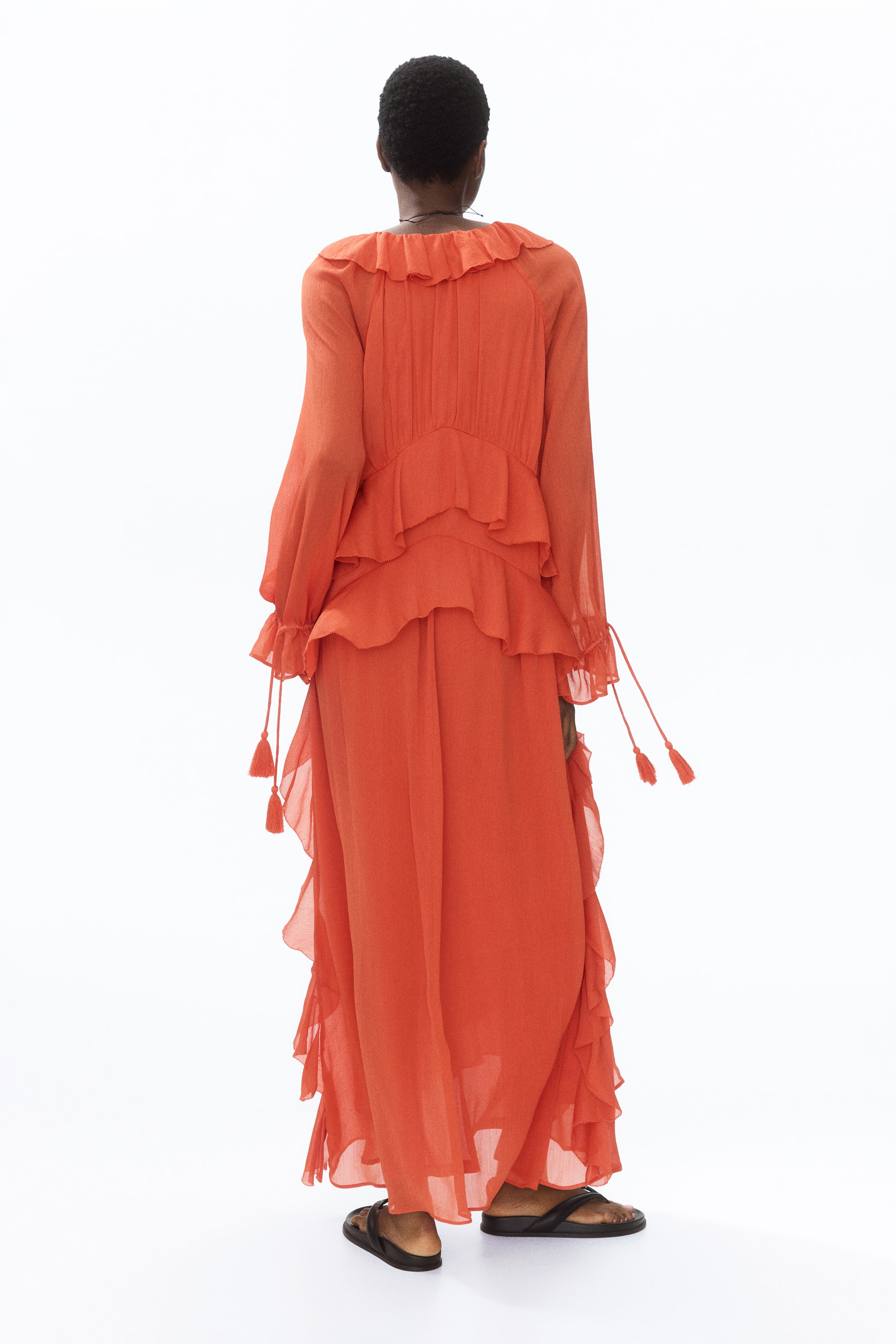 Женские платья H&M Oversized Flounced Dress — фото 4