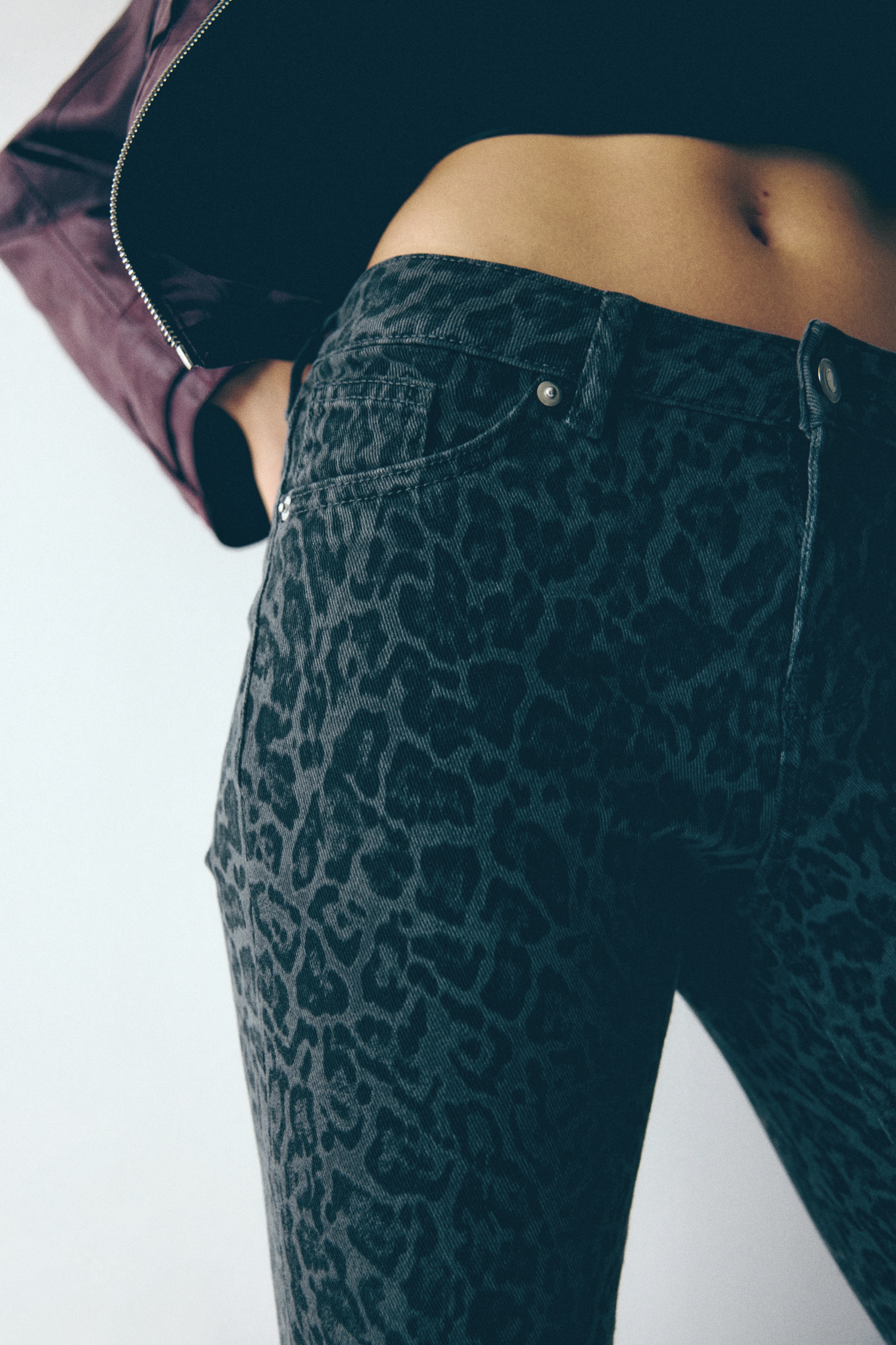 Flared Low Jeans