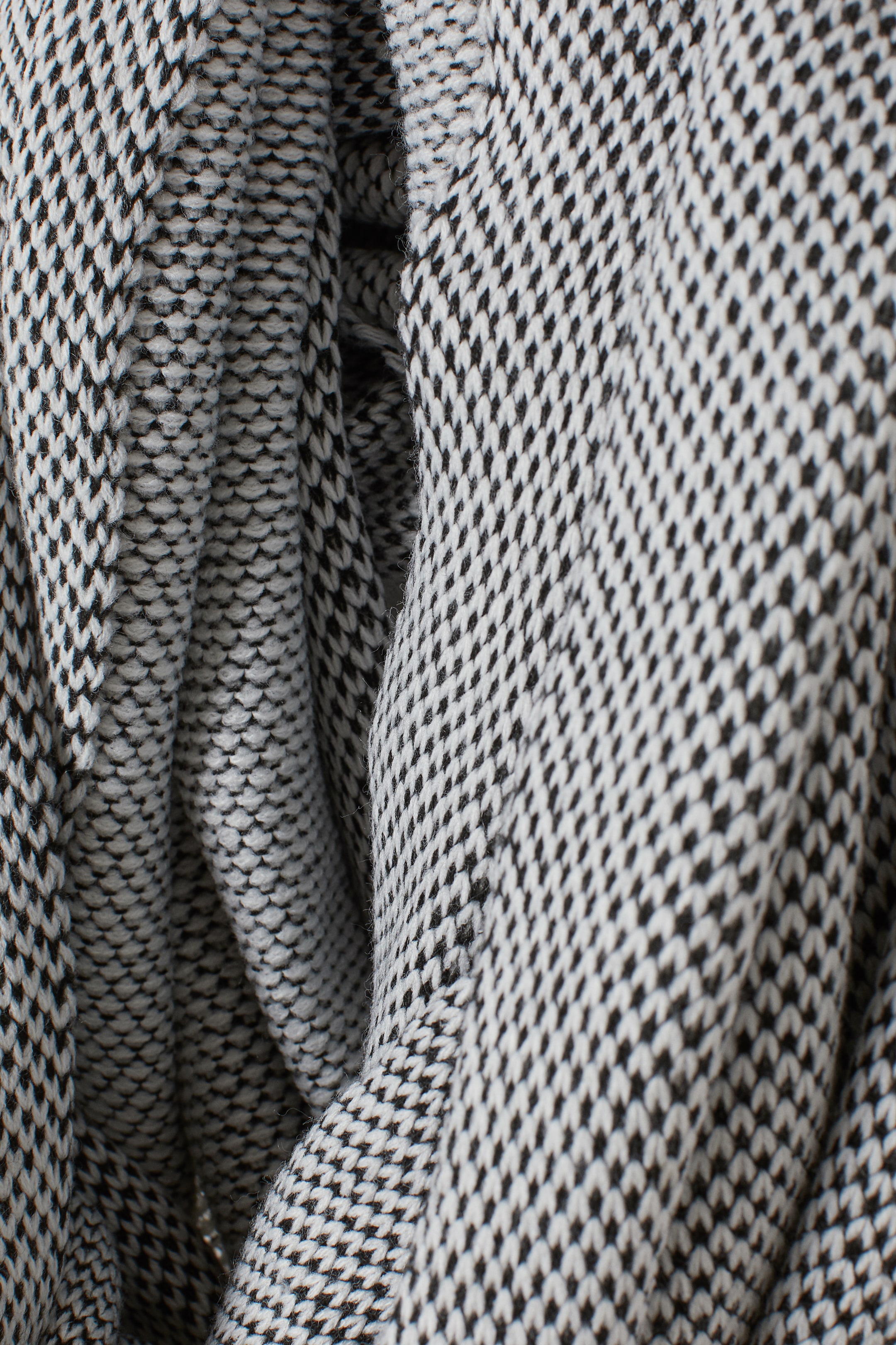 Nagyobb kép megtekintése: Kötött csősál - Fehér/fekete - NŐI | H&M HU 3