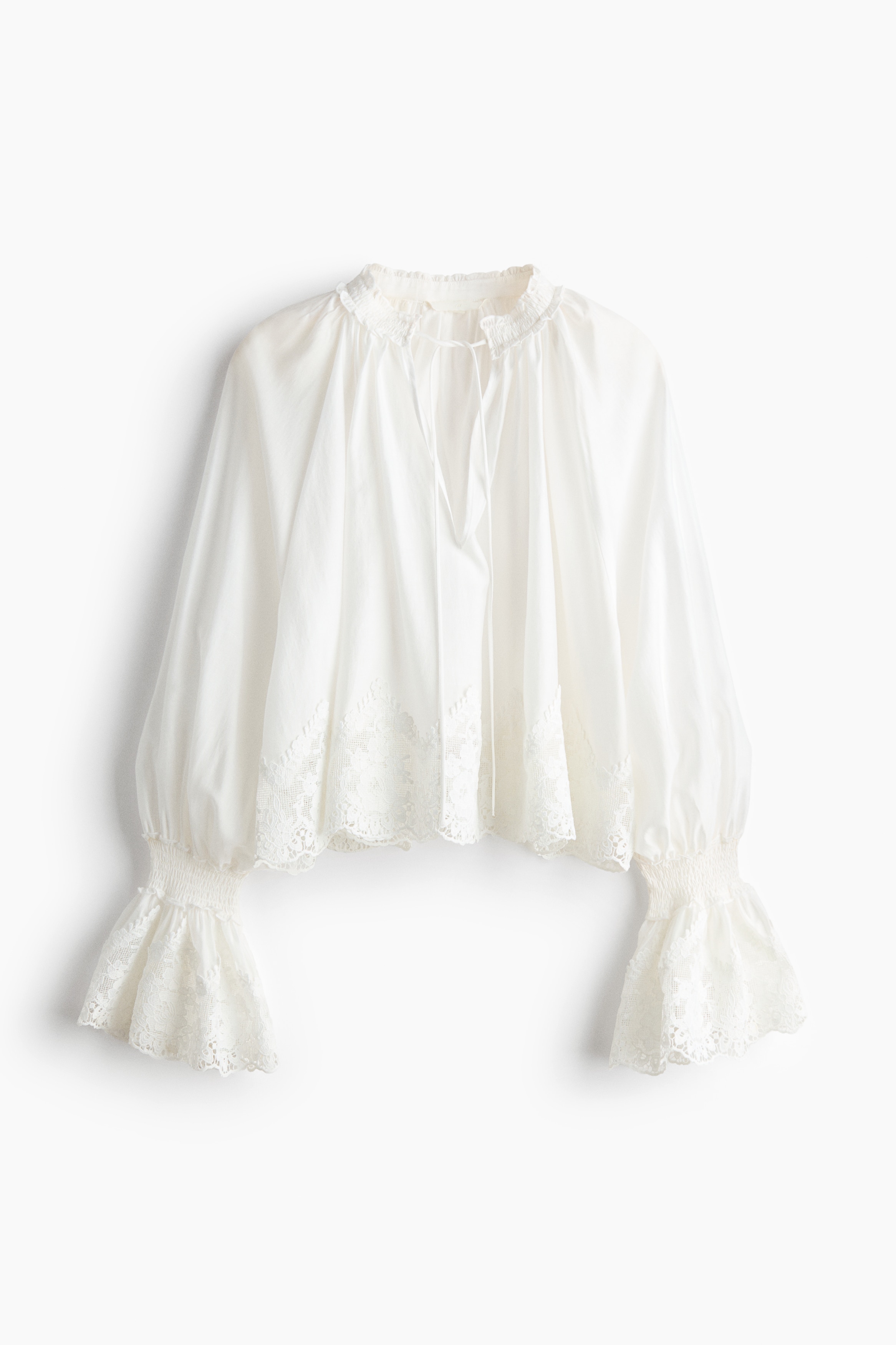 Bluse mit Spitzenborten-Weiß