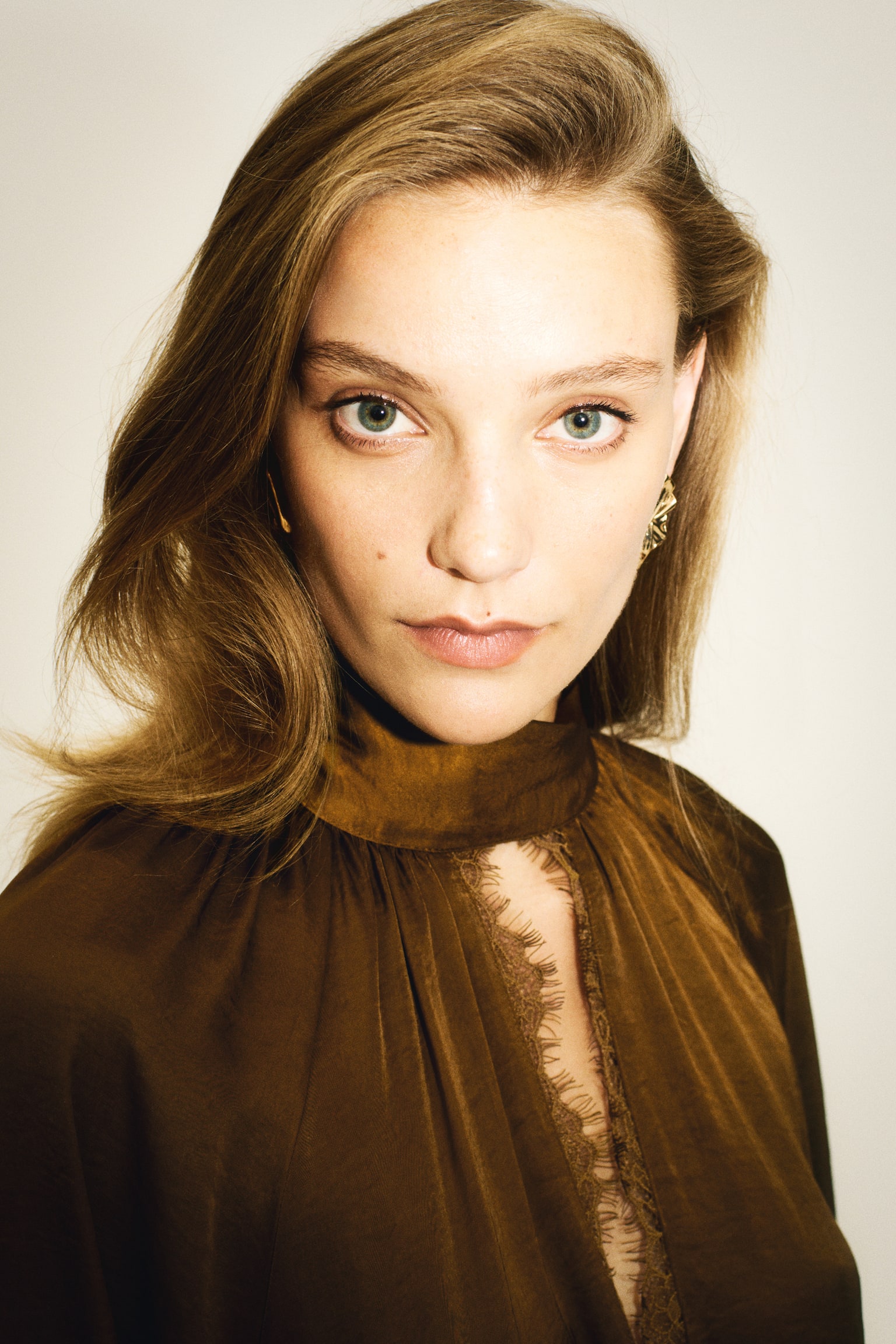 Женское платье H&M Lace-Trimmed Balloon-Sleeved, цвет: Тёмный хаки зелёный — фото 3