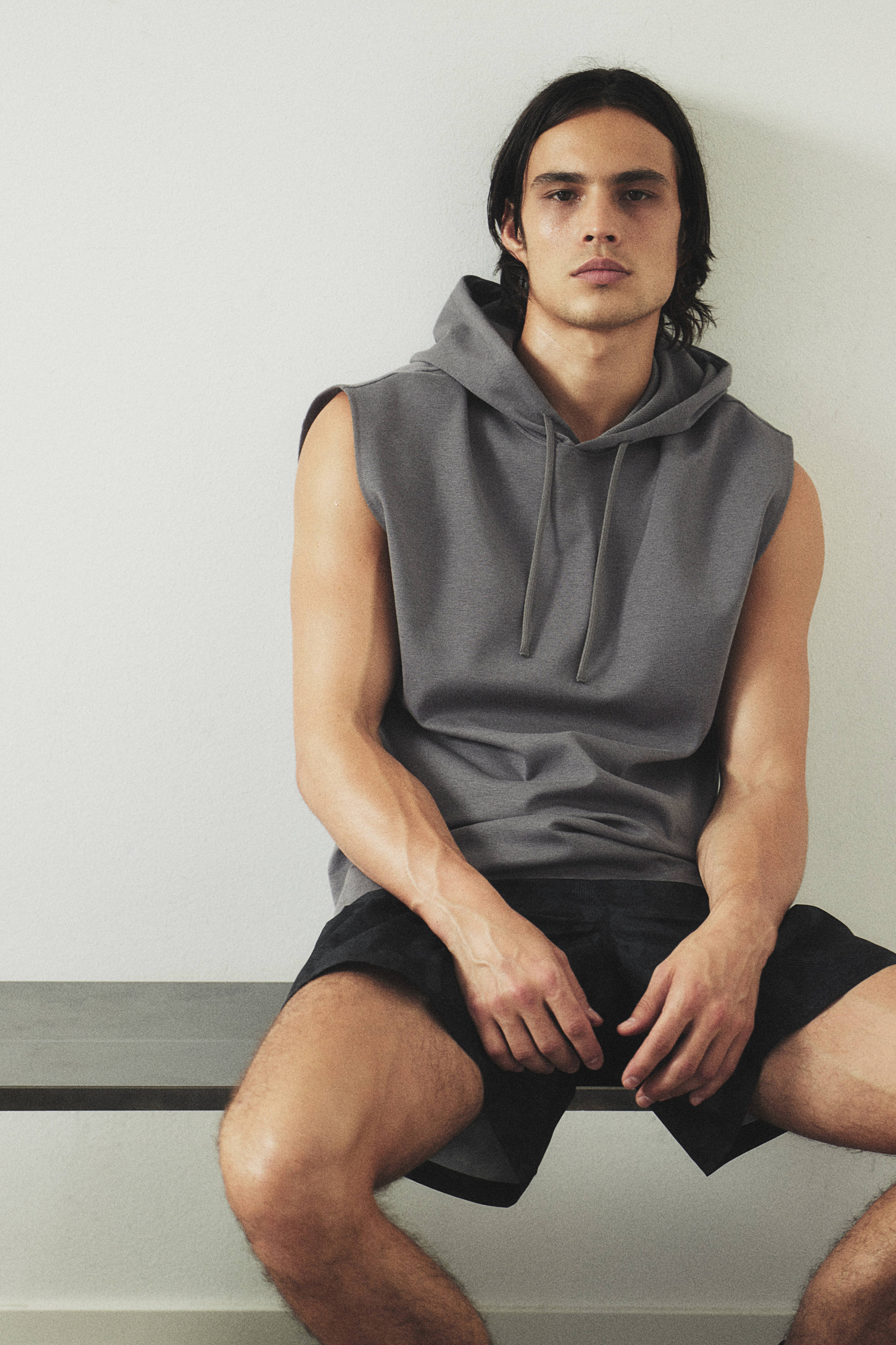 Regular Fit Sleeveless Sports Hoodie in DryMove