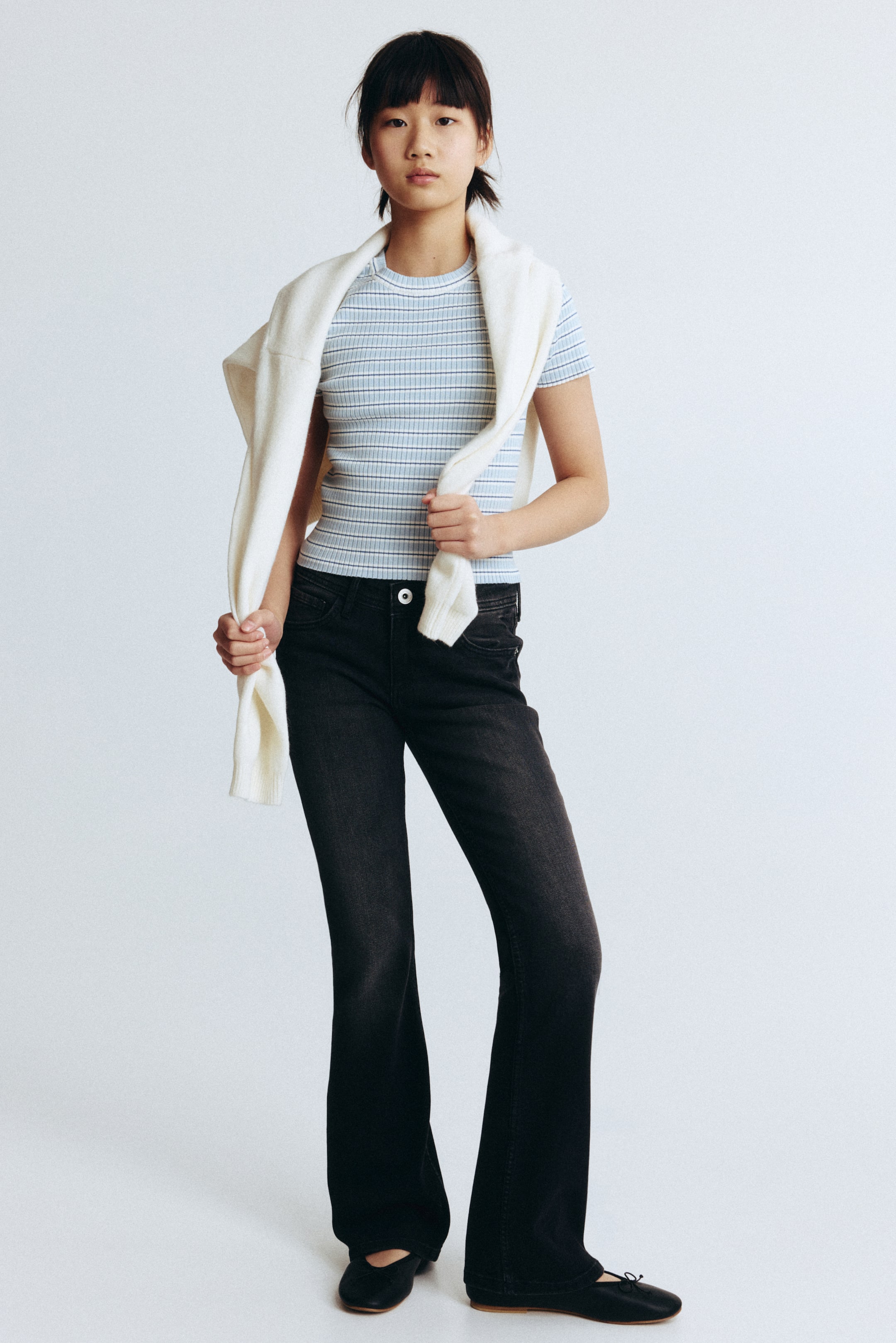 Ver imagen más grande: Flared Leg Low Jeans - Negro denim - NIÑOS | H&M ES 1